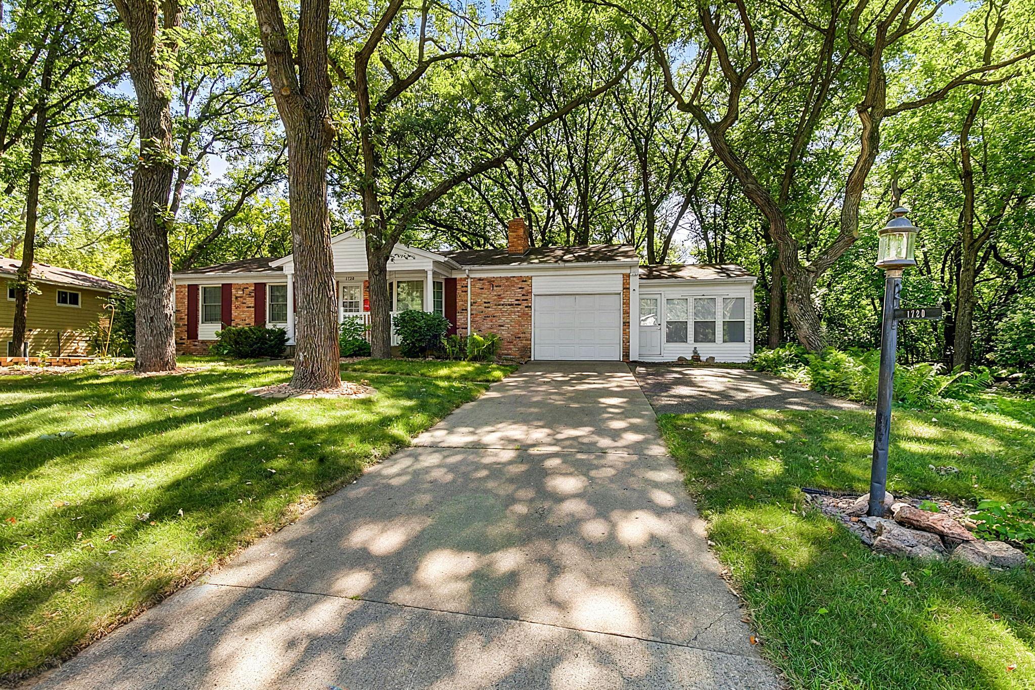1720 Cherry Lane Property Photo 3