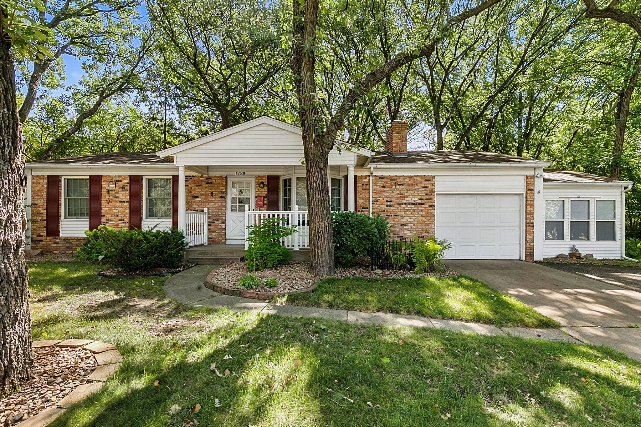 1720 Cherry Lane Property Photo 4