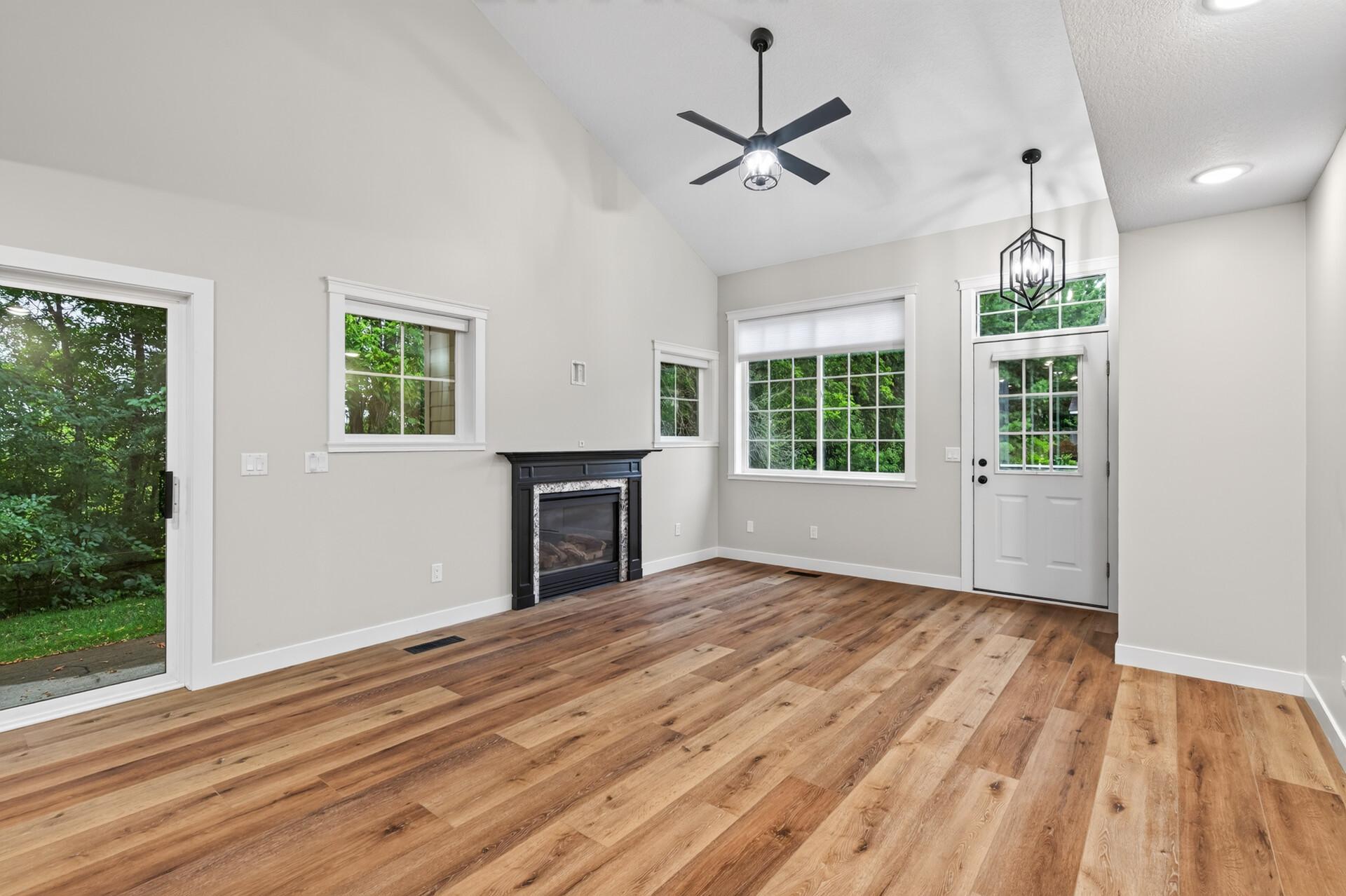 18062 Vance Circle Nw Property Photo 3