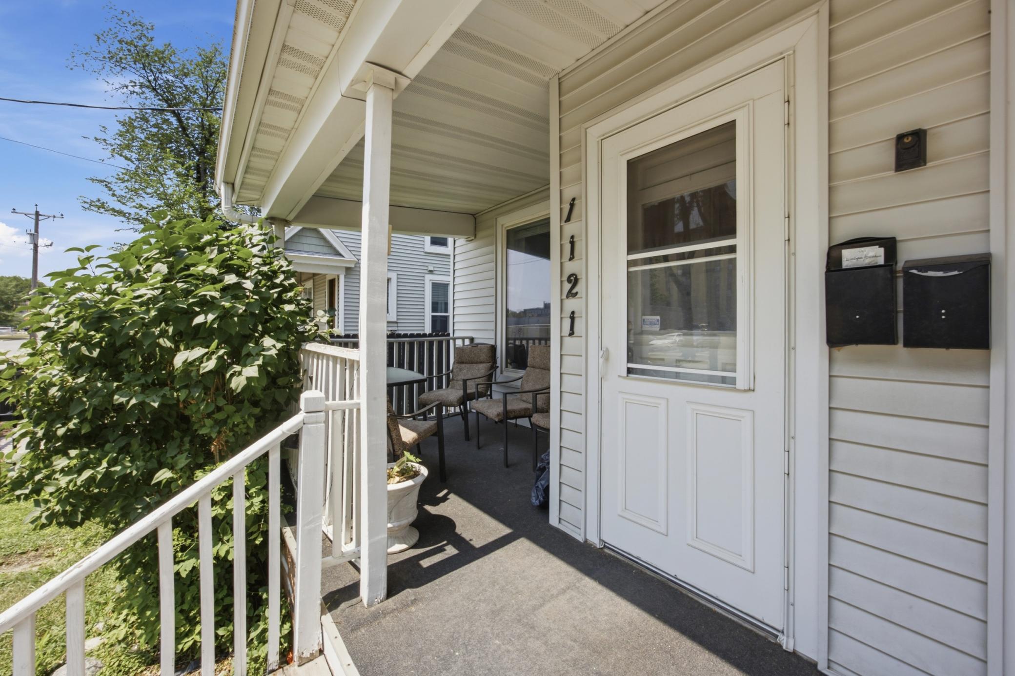 1121 3rd Avenue N Property Photo 3