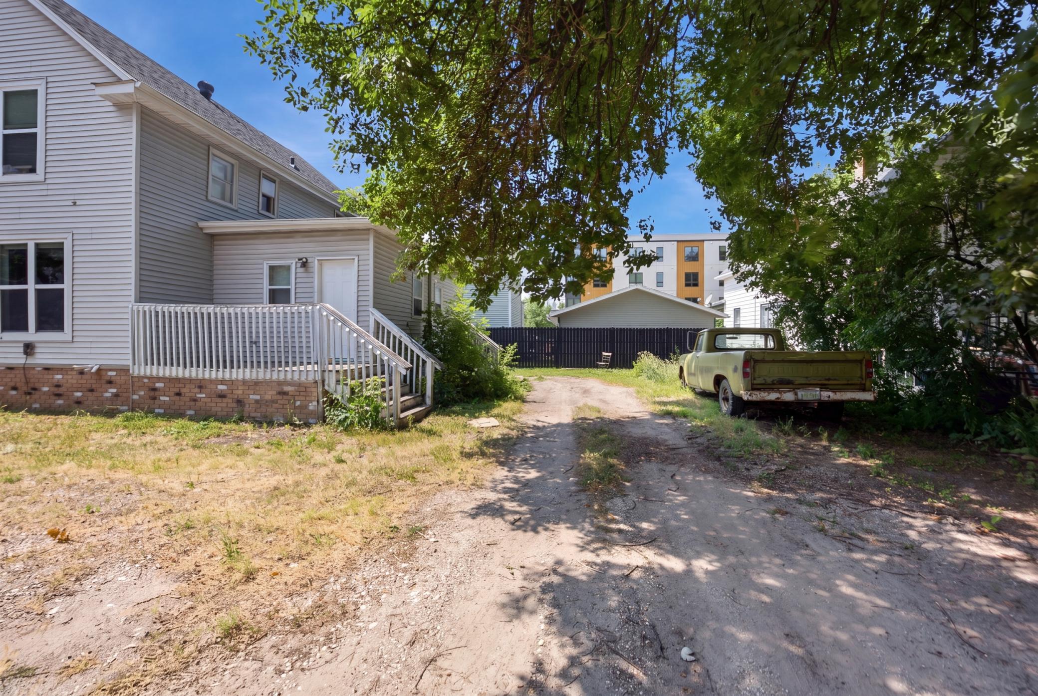 1121 3rd Avenue N Property Photo 25