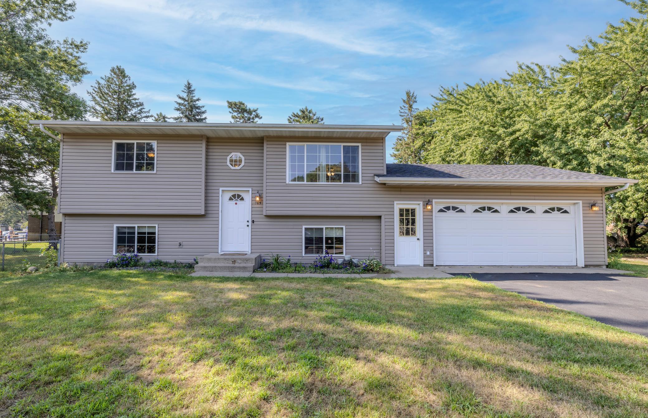 705 3rd Avenue N Property Photo 1