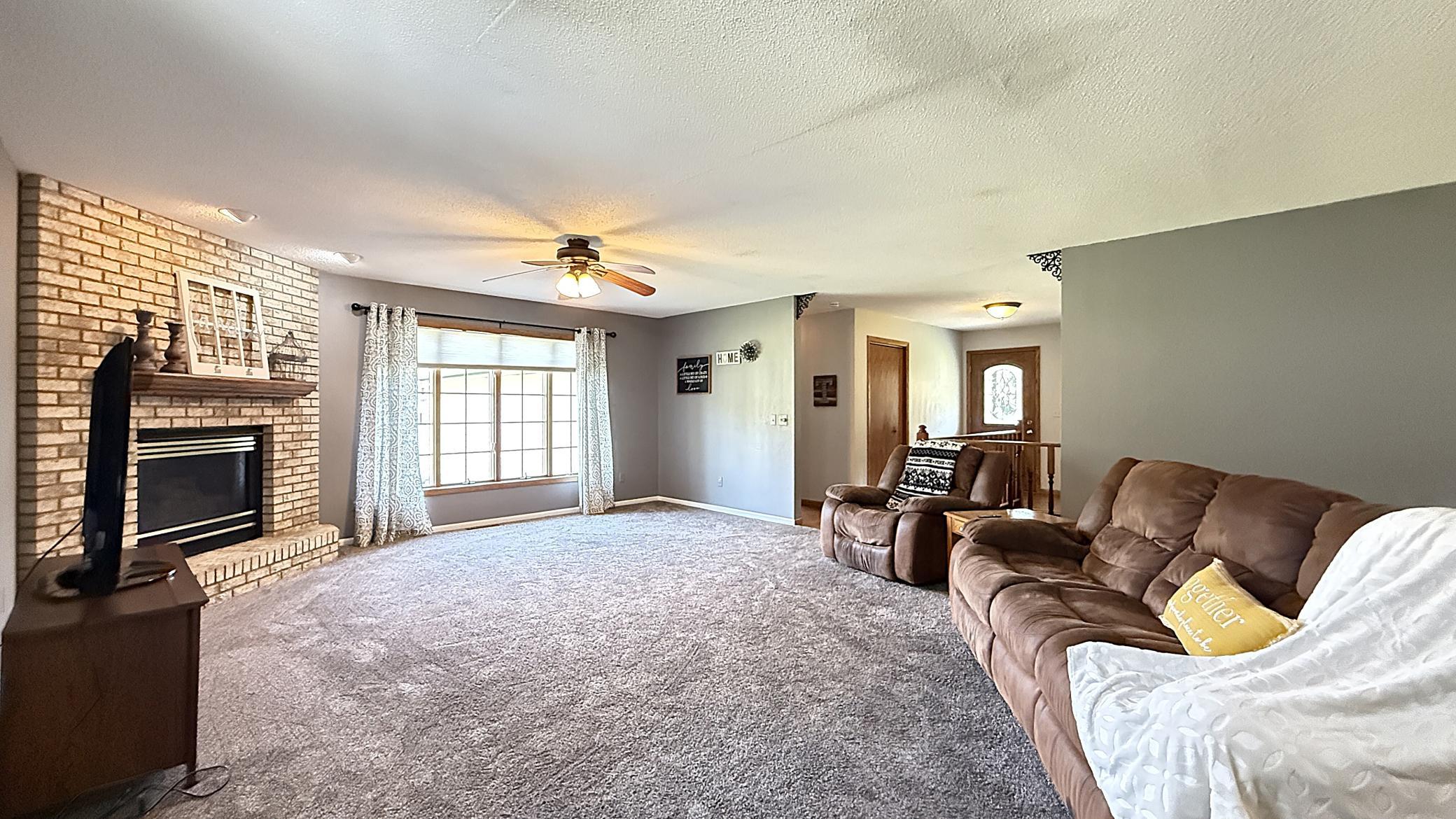 237 E Dahlstrom Avenue Property Photo 19