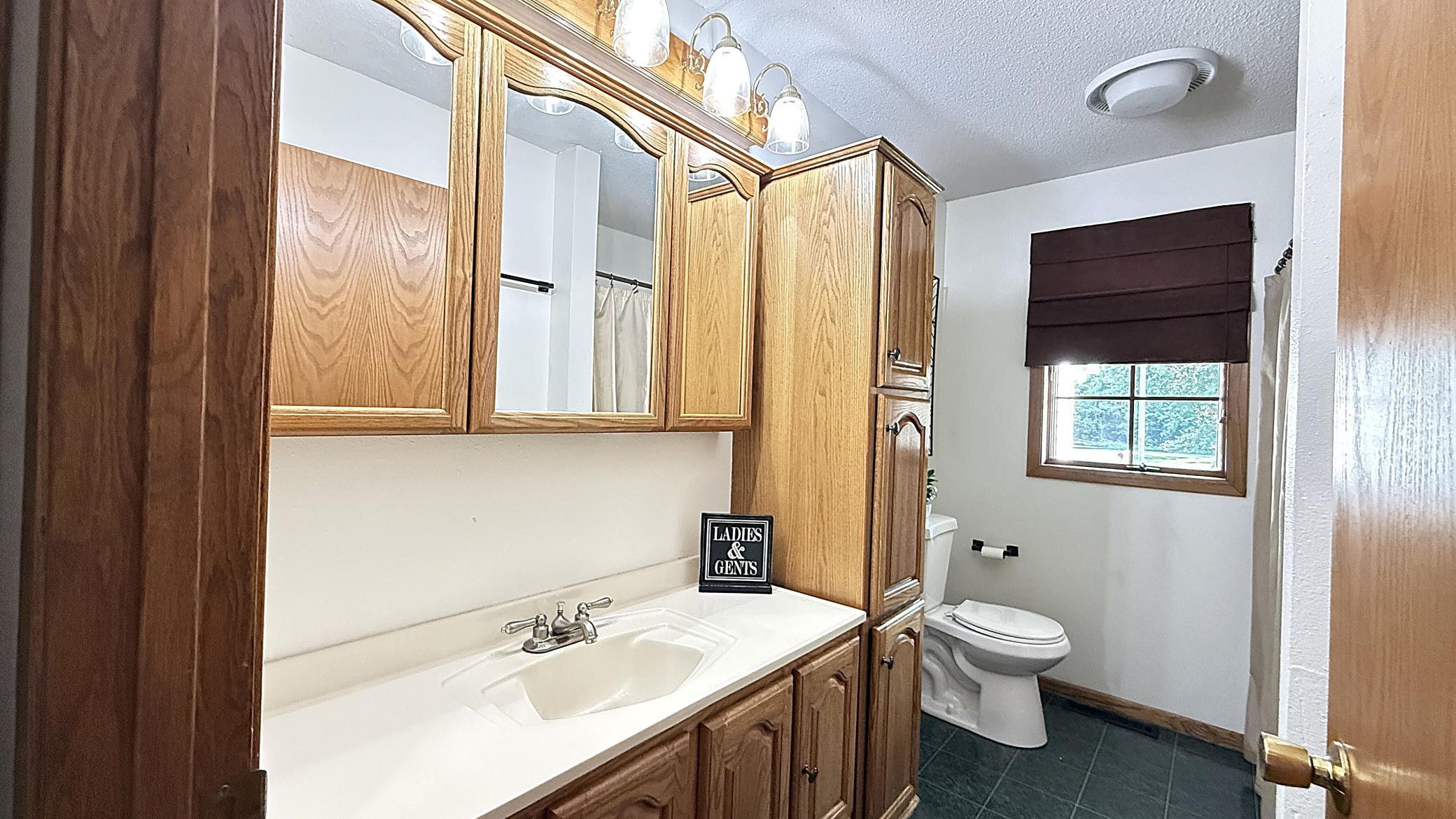 237 E Dahlstrom Avenue Property Photo 21