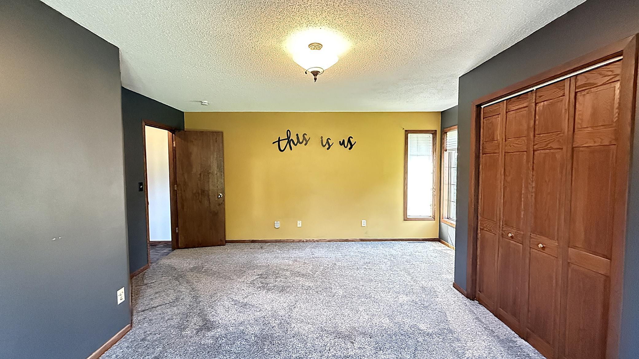 237 E Dahlstrom Avenue Property Photo 26