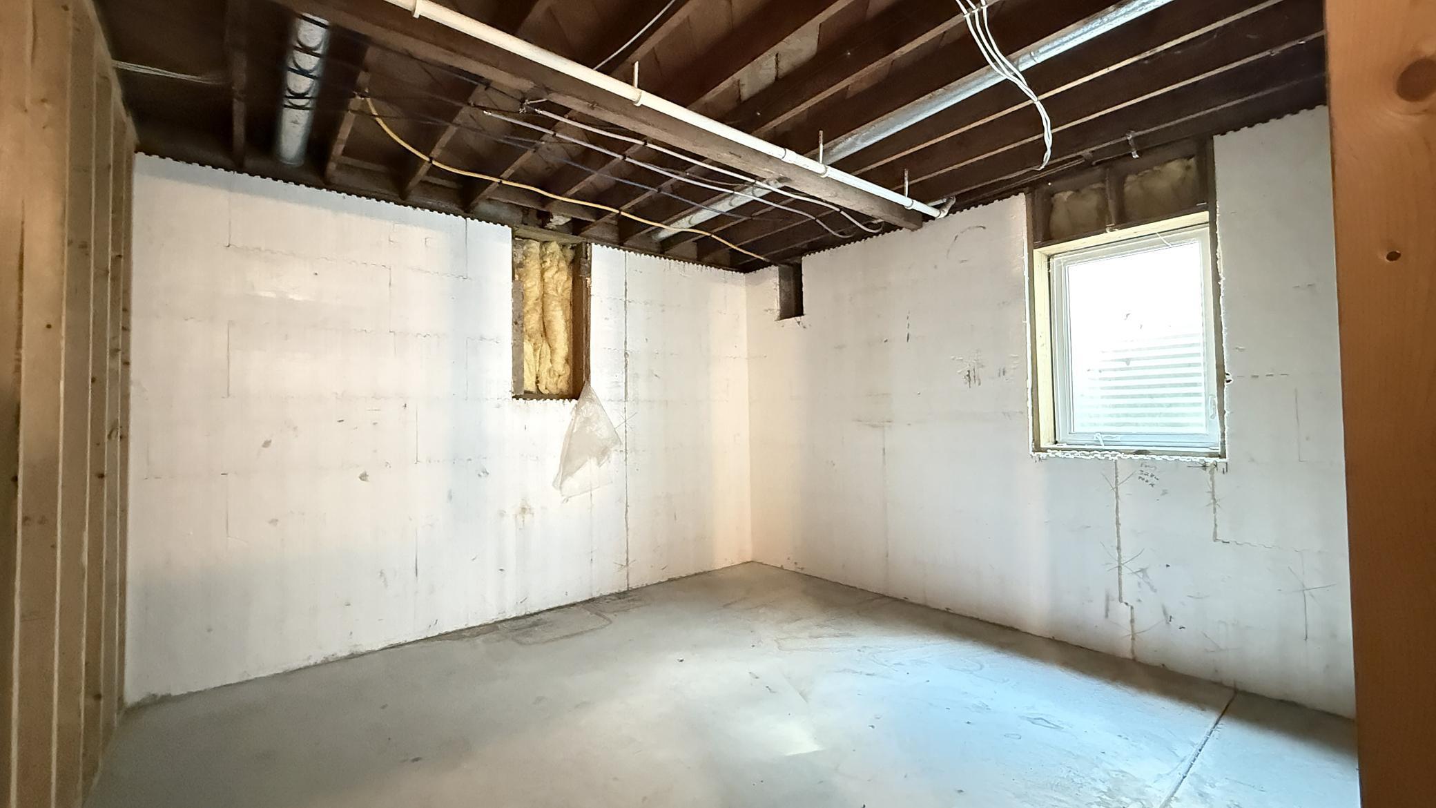 237 E Dahlstrom Avenue Property Photo 45