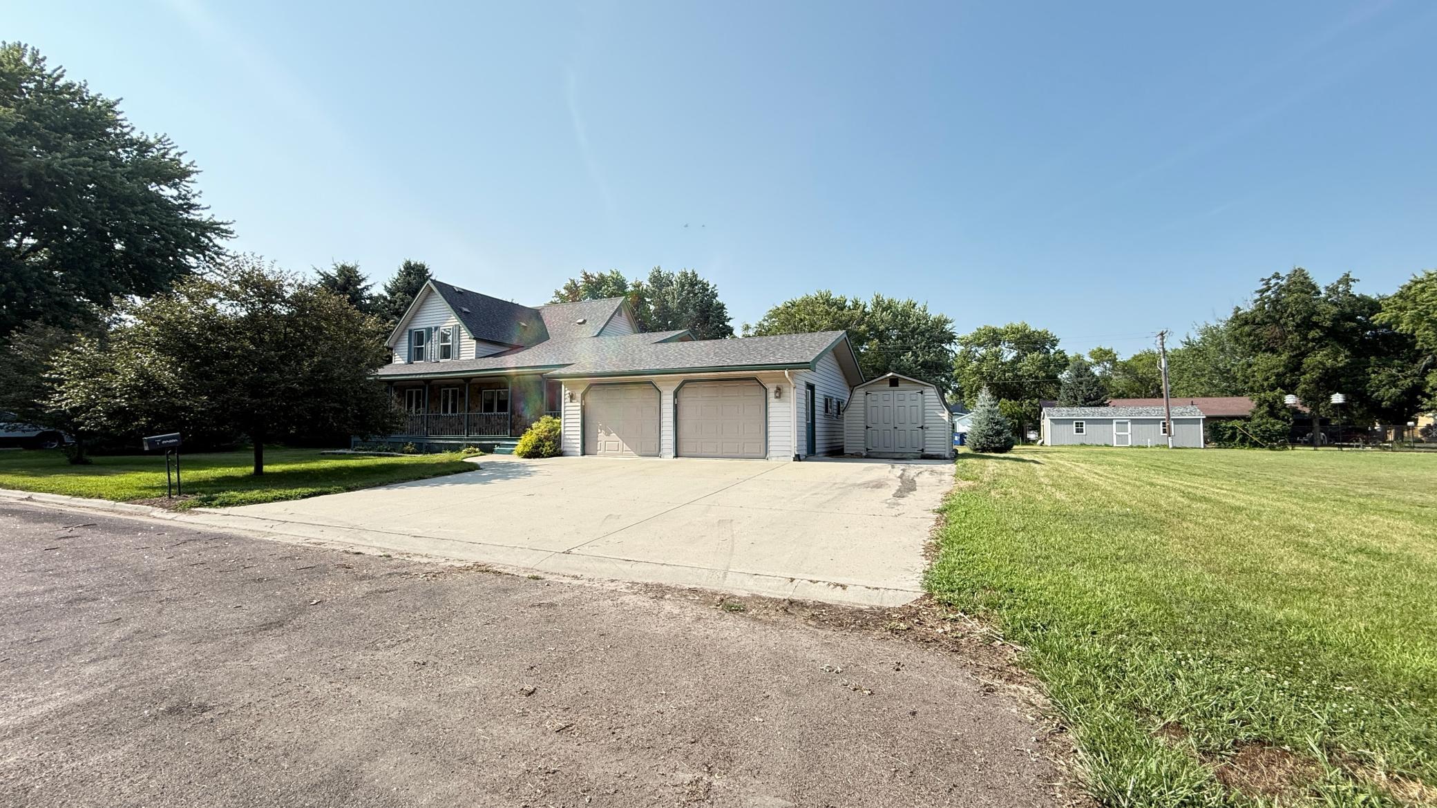 237 E Dahlstrom Avenue Property Photo 54