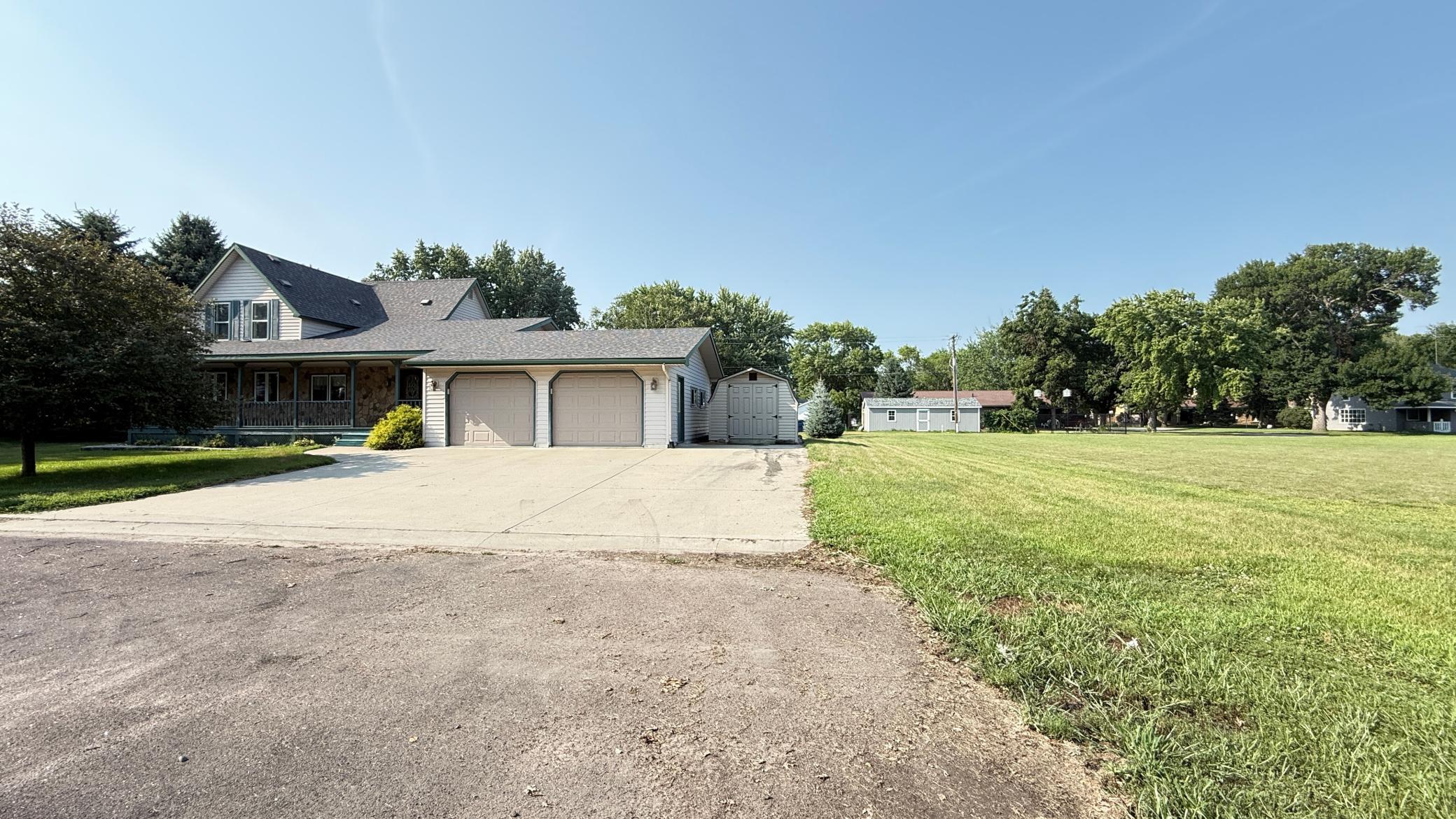 237 E Dahlstrom Avenue Property Photo 55