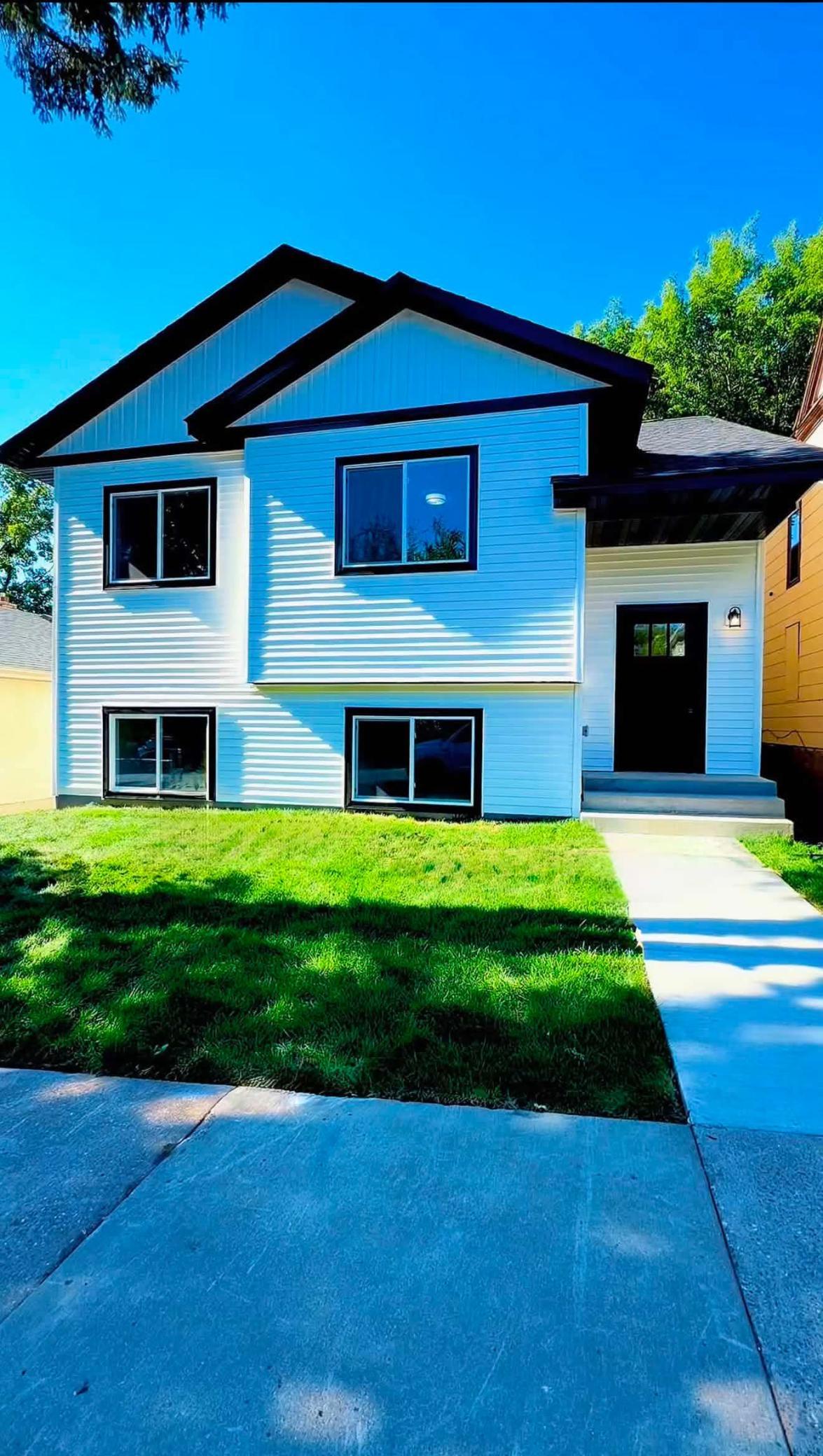 683 Sims Avenue Property Photo 1