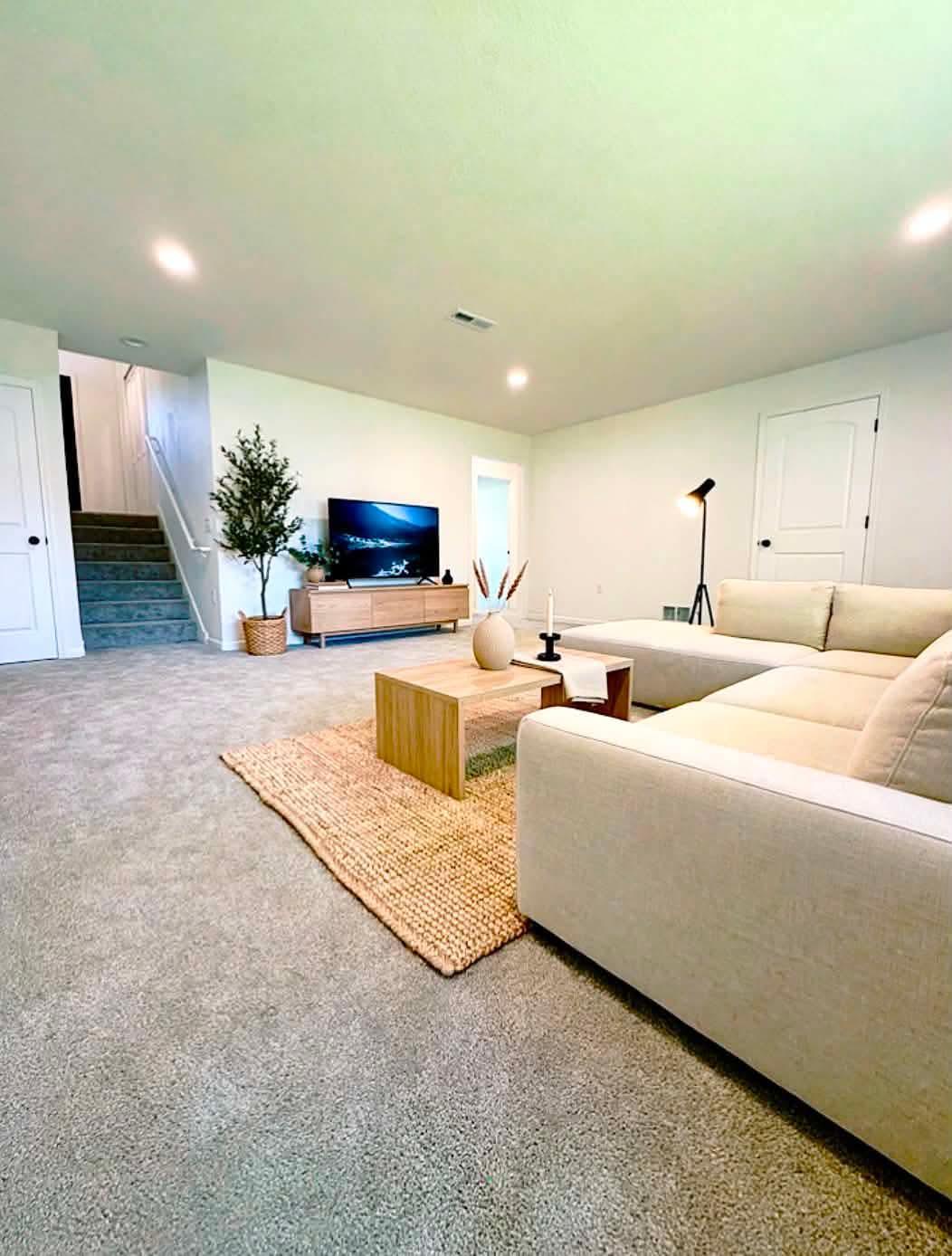 683 Sims Avenue Property Photo 8