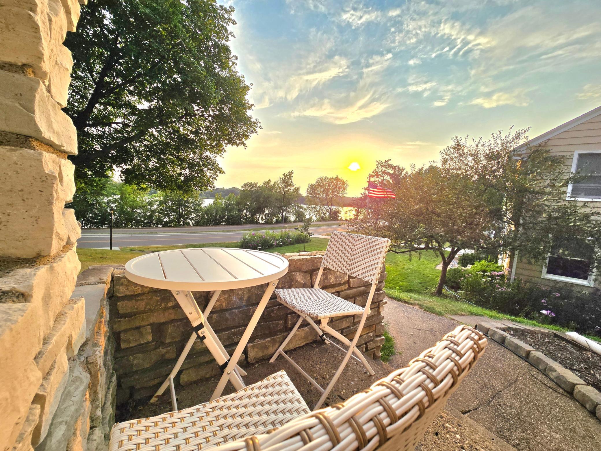 1736 E Shore Drive Property Photo 4
