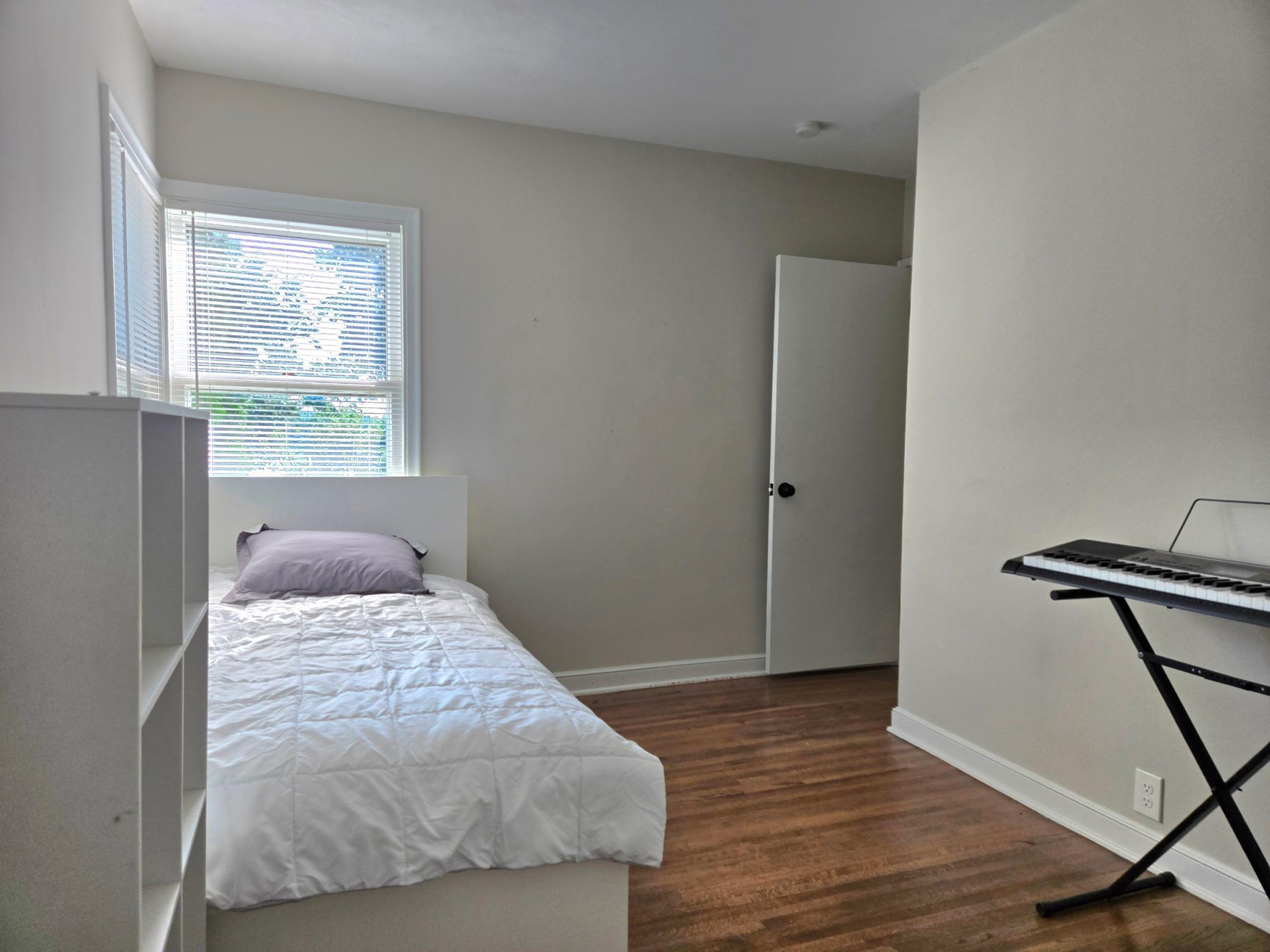 1736 E Shore Drive Property Photo 8