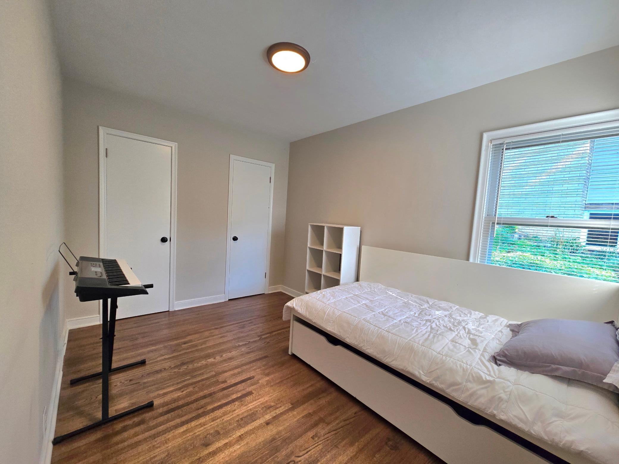 1736 E Shore Drive Property Photo 9