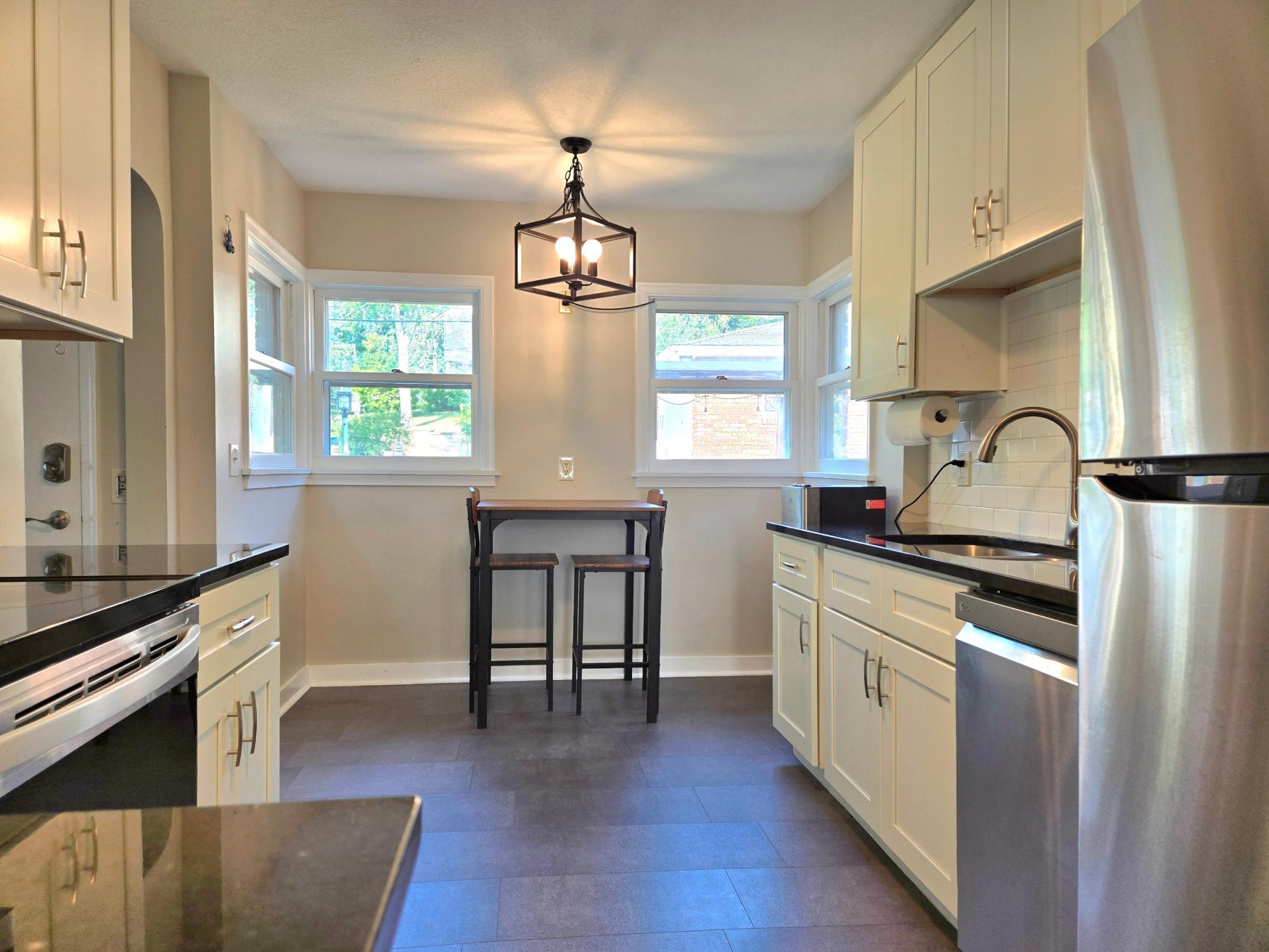 1736 E Shore Drive Property Photo 15