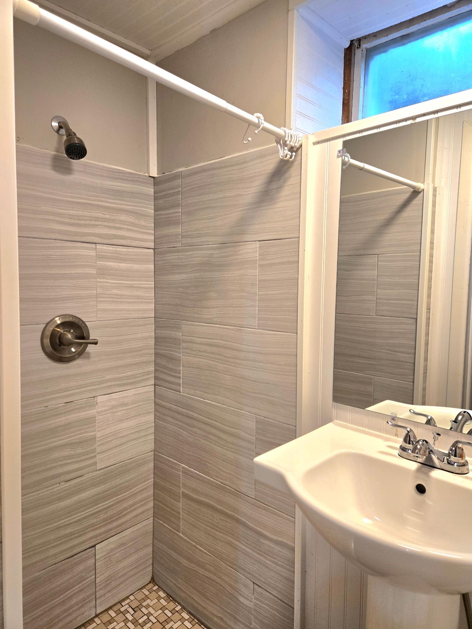 1736 E Shore Drive Property Photo 26
