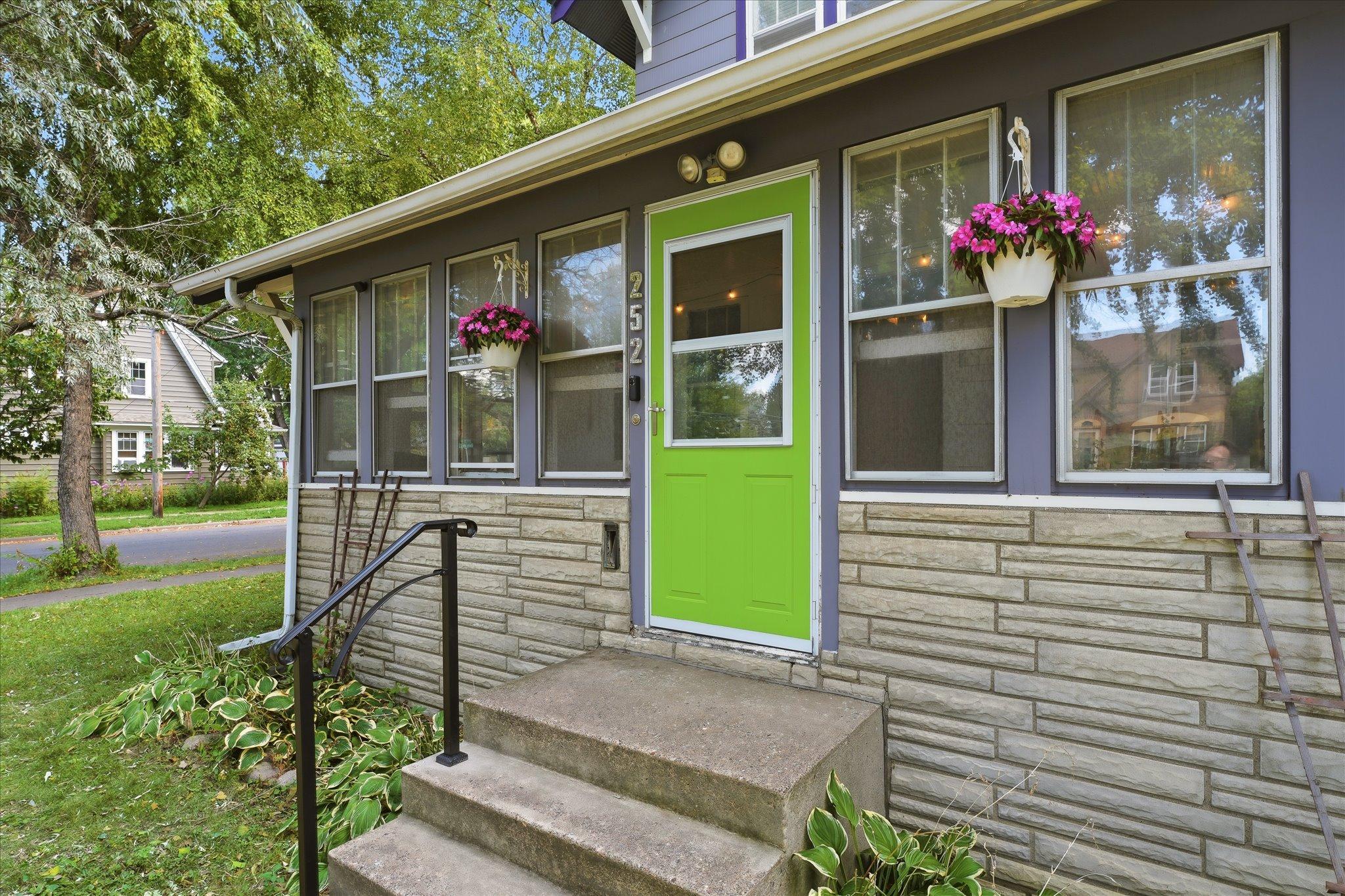 252 Stevens Street W Property Photo 3