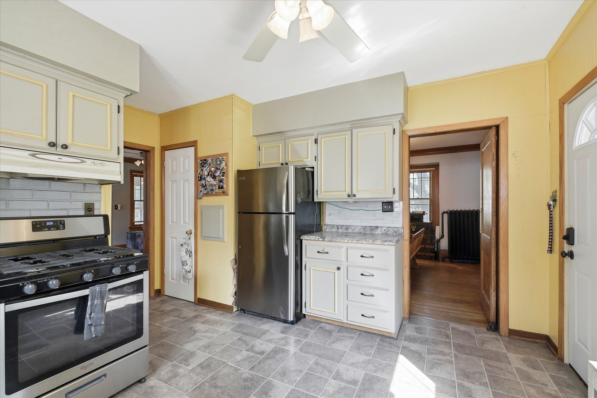 252 Stevens Street W Property Photo 14