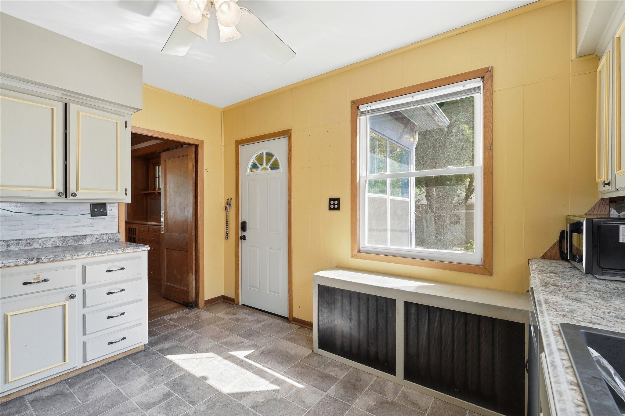 252 Stevens Street W Property Photo 15
