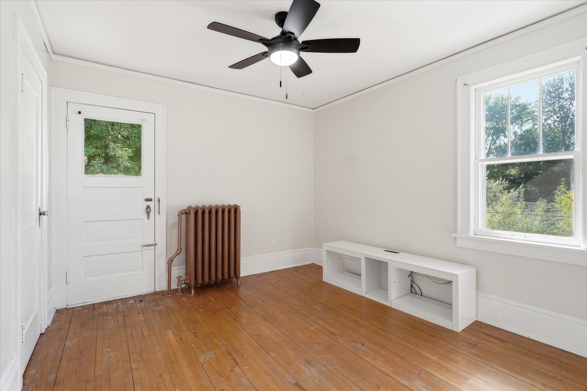 252 Stevens Street W Property Photo 18