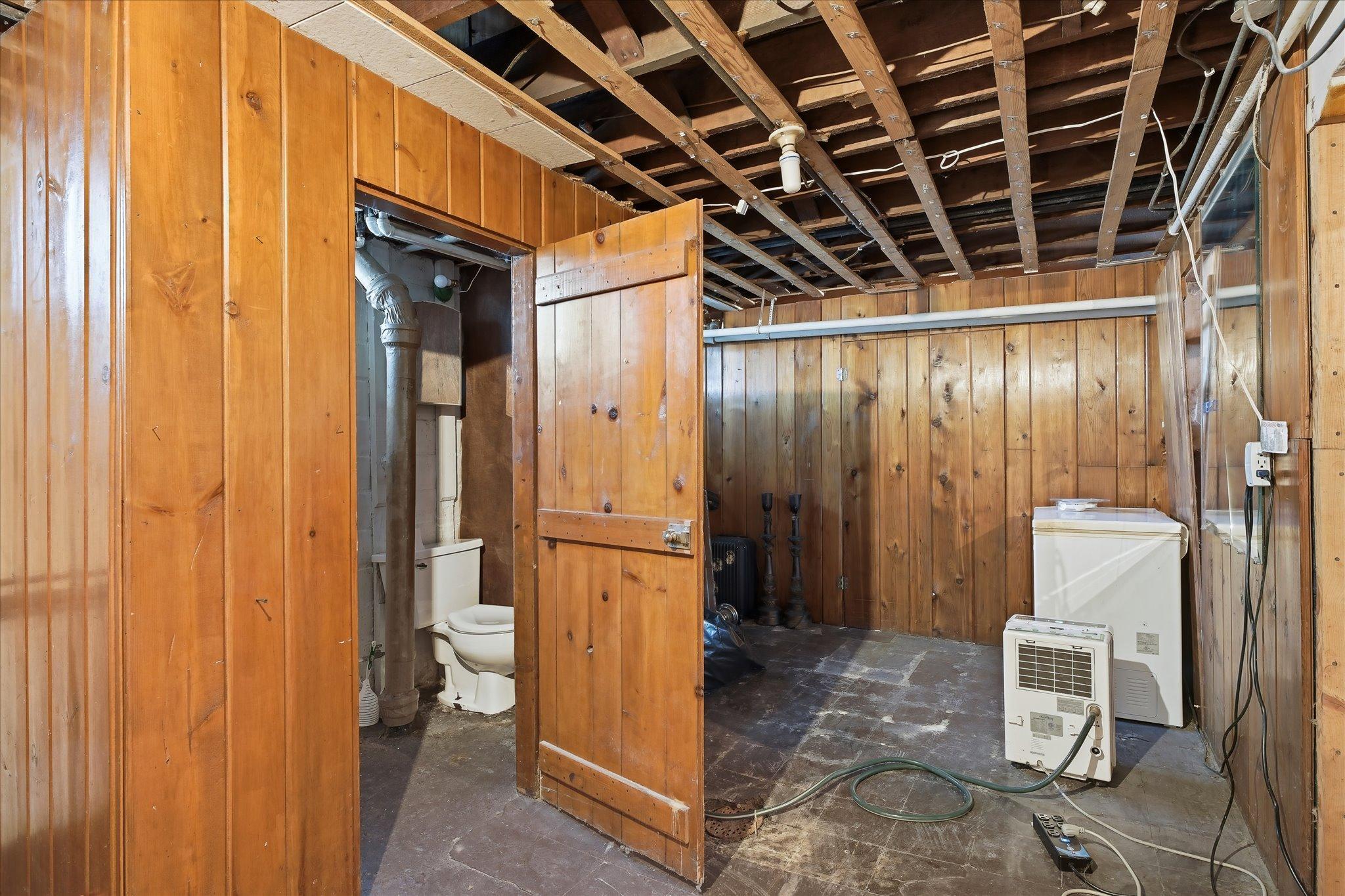 252 Stevens Street W Property Photo 23