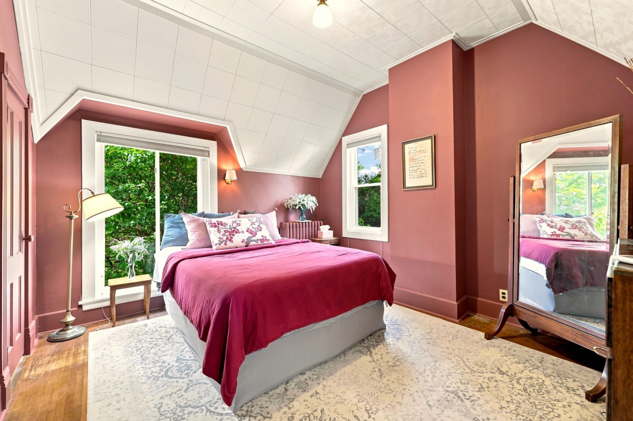 200 Maple Street Property Photo 16