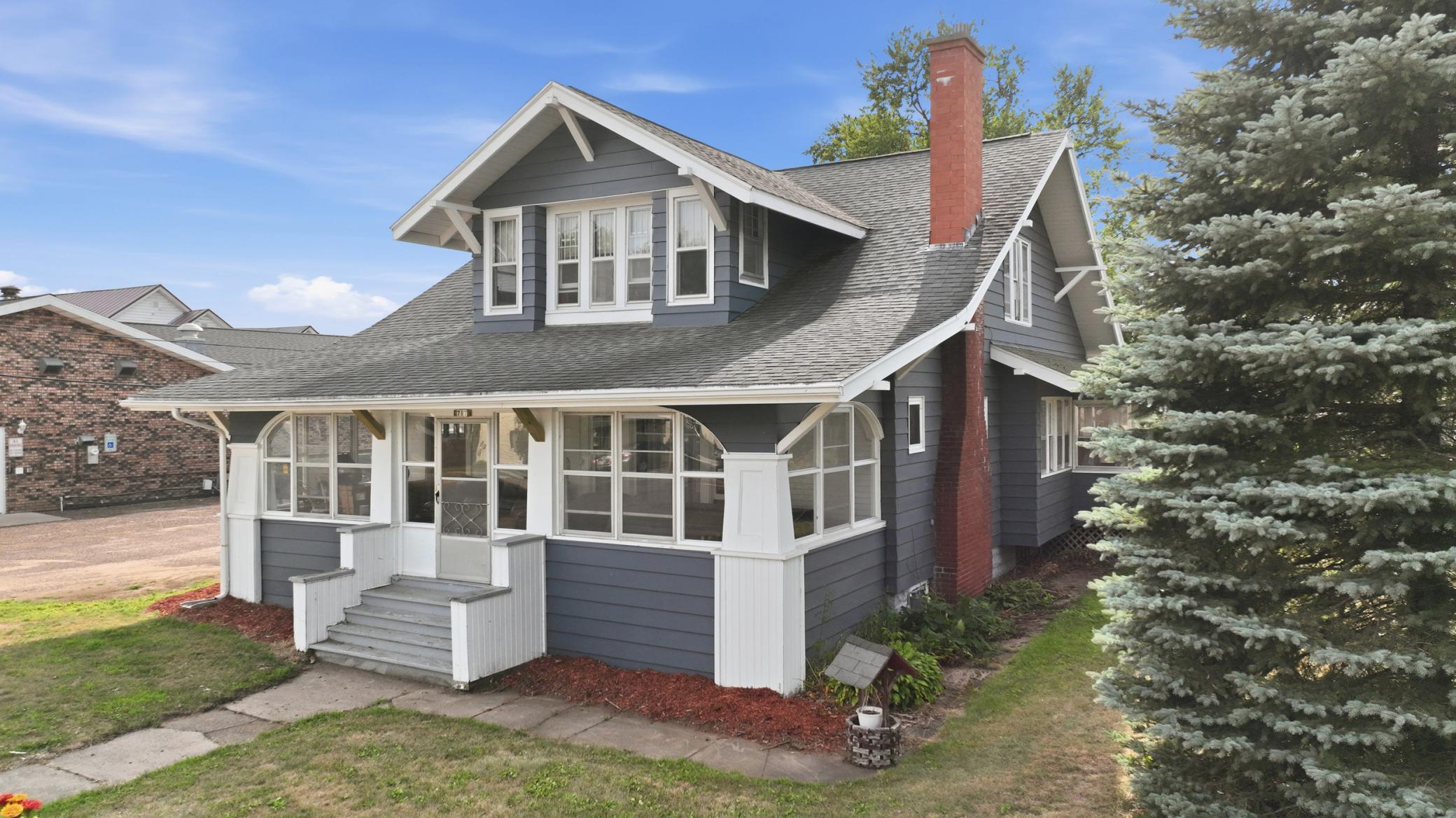 717 1st Street Property Photo 2