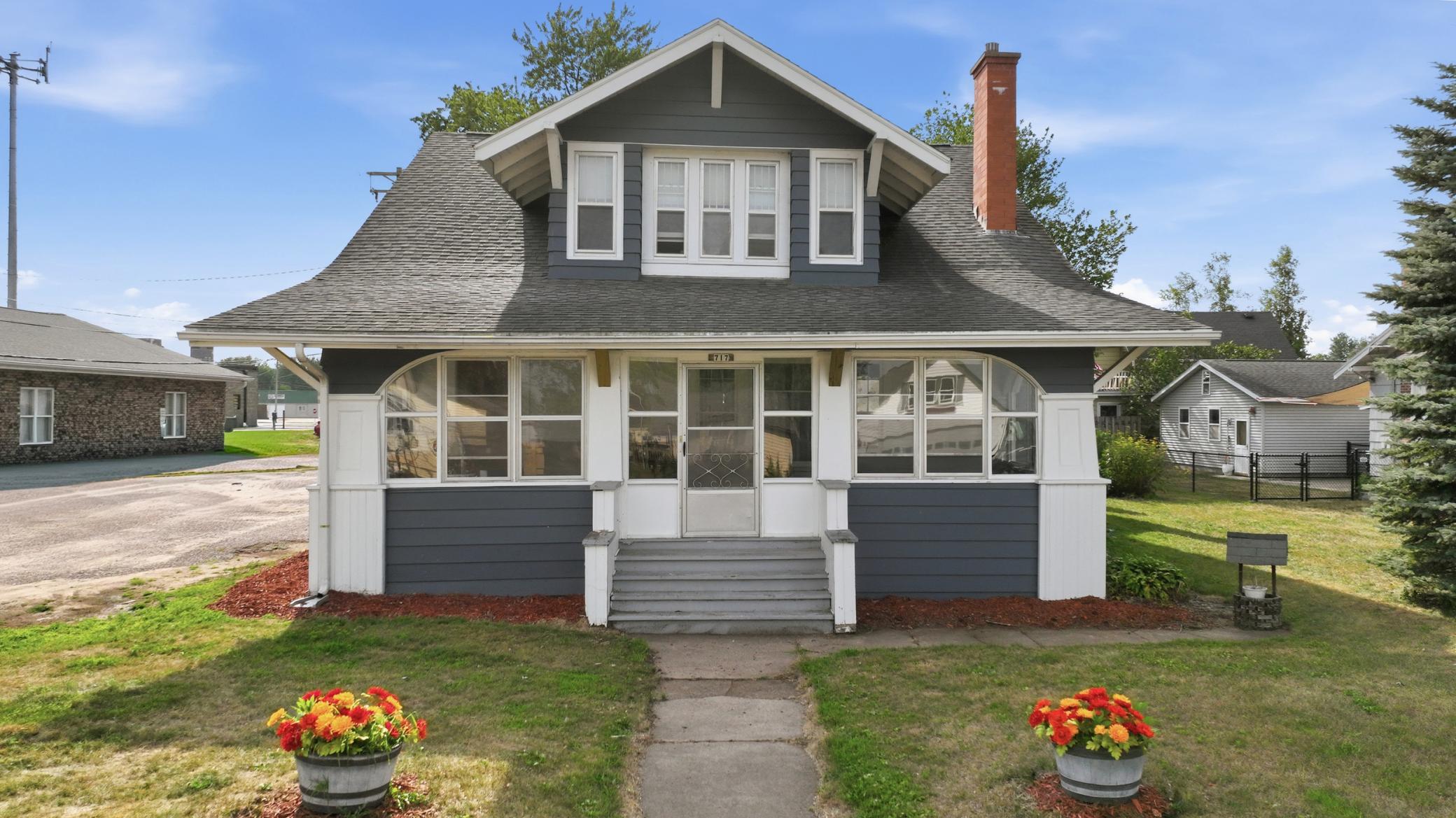717 1st Street Property Photo 5