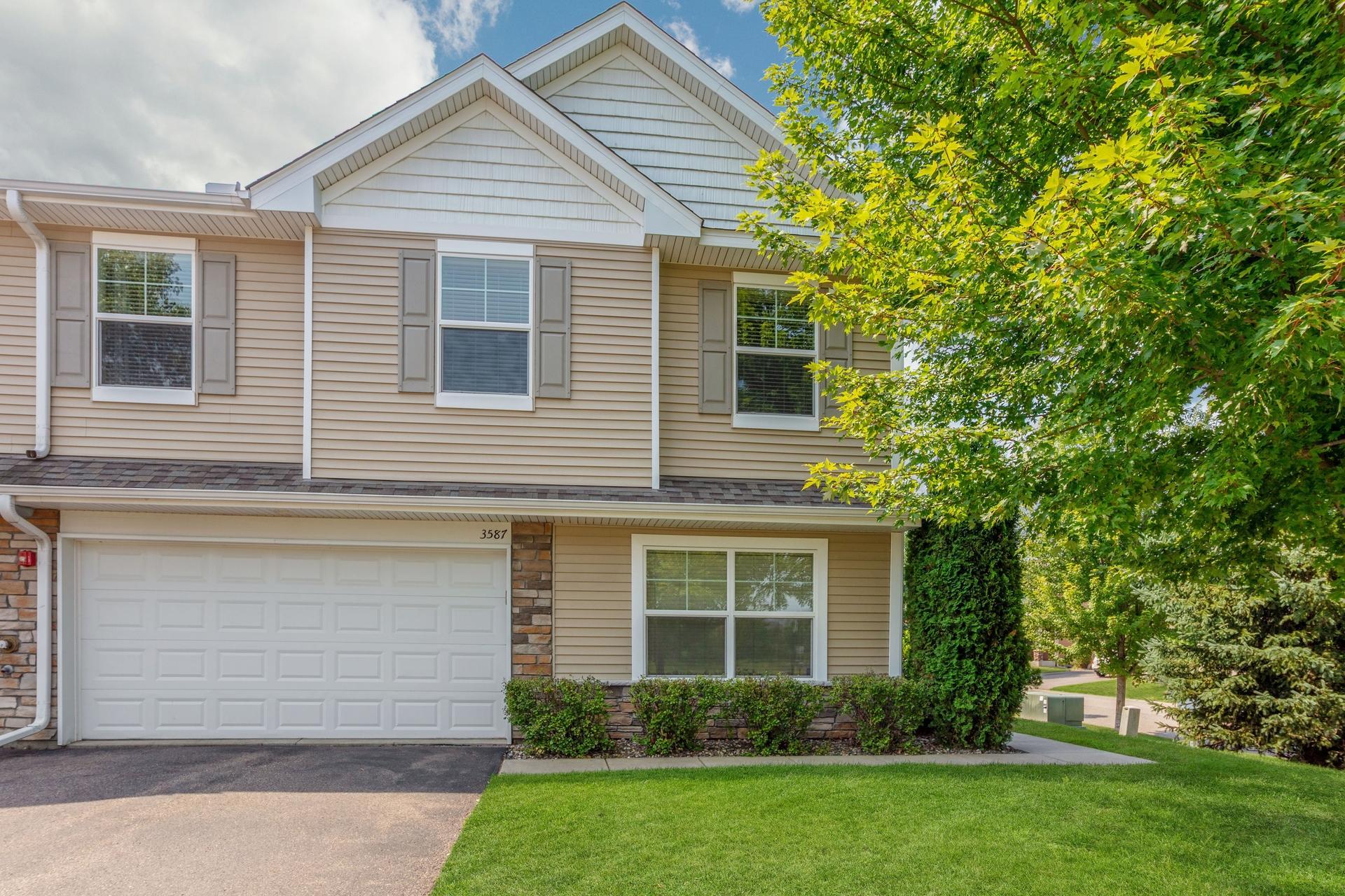 3587 Maureen Lane