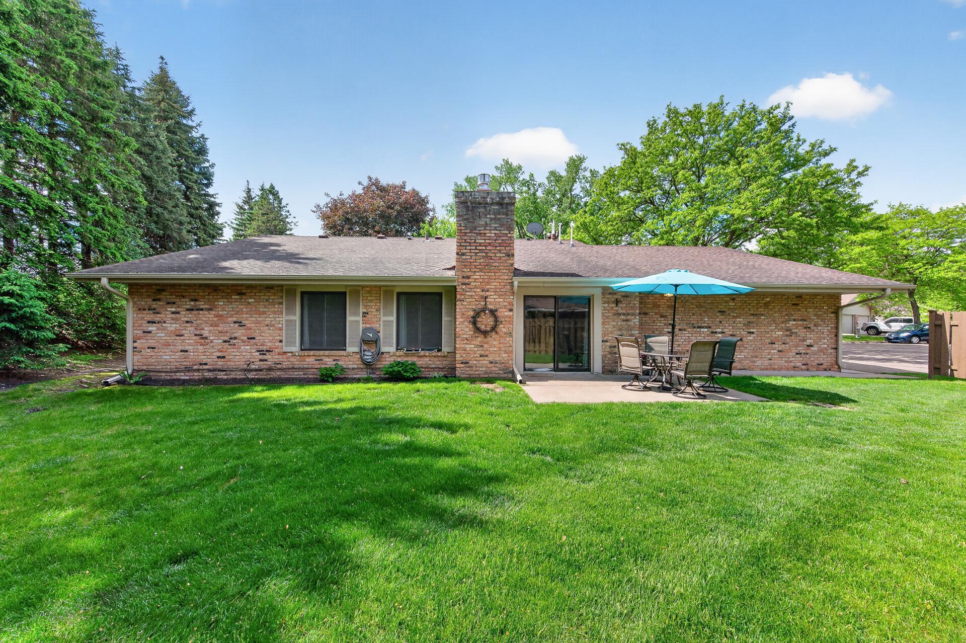9601 Lonsdale Circle Property Photo 1
