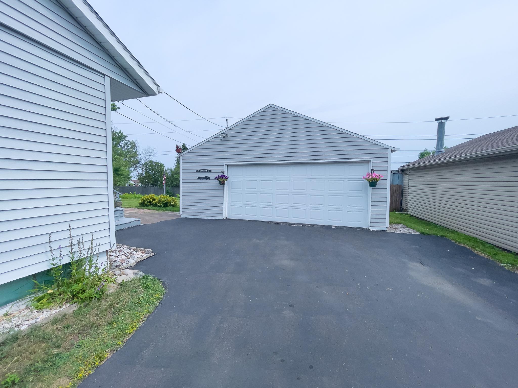 11 Ives Road Property Photo 5
