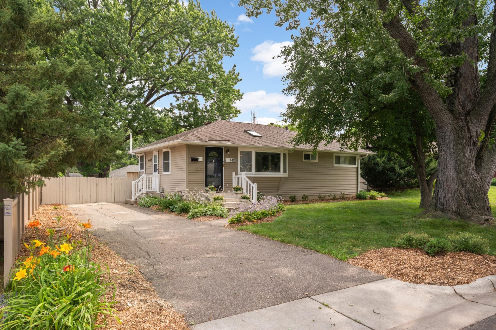 1405 Independence Avenue S Property Photo 1