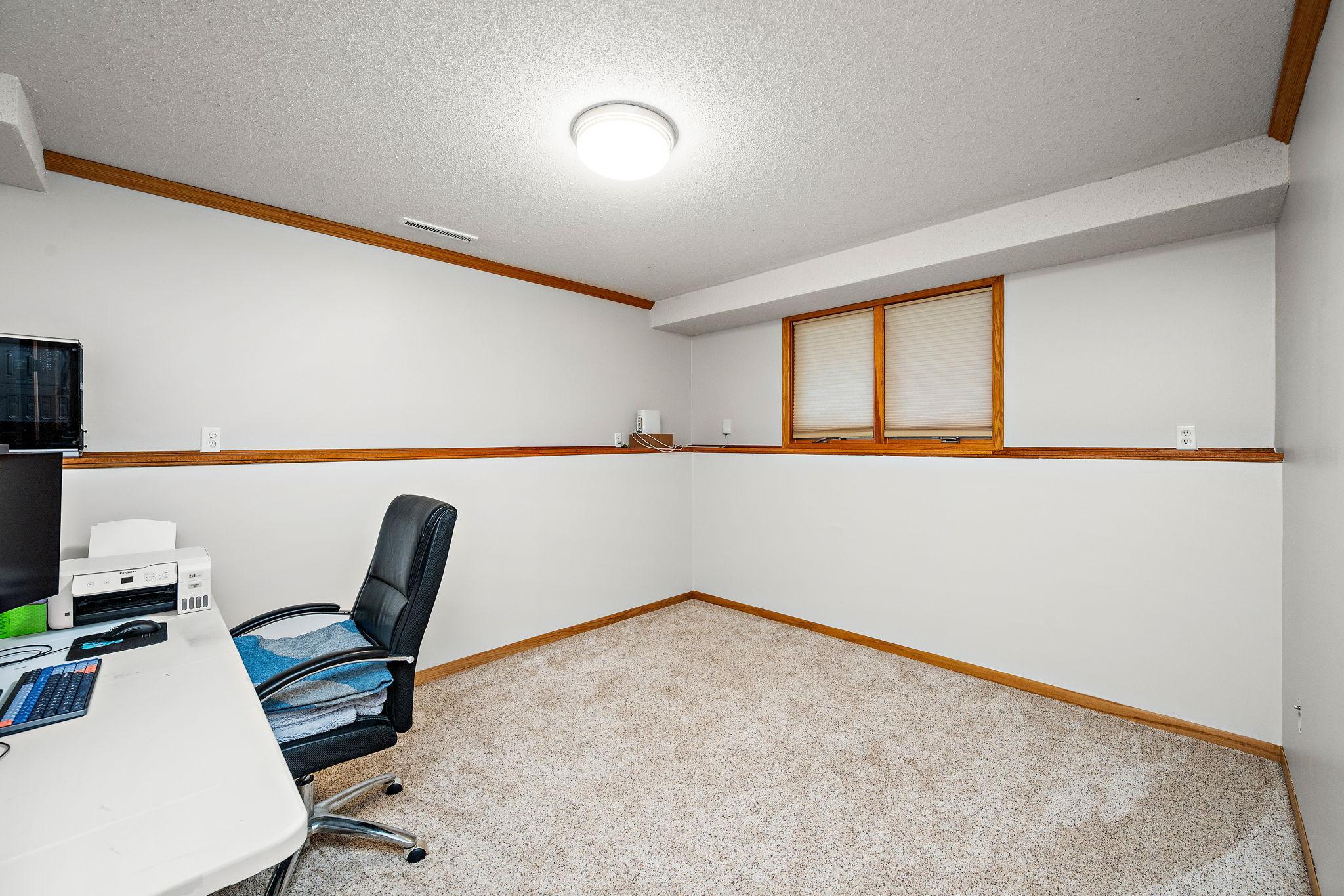 717 Dresden Drive Property Photo 13