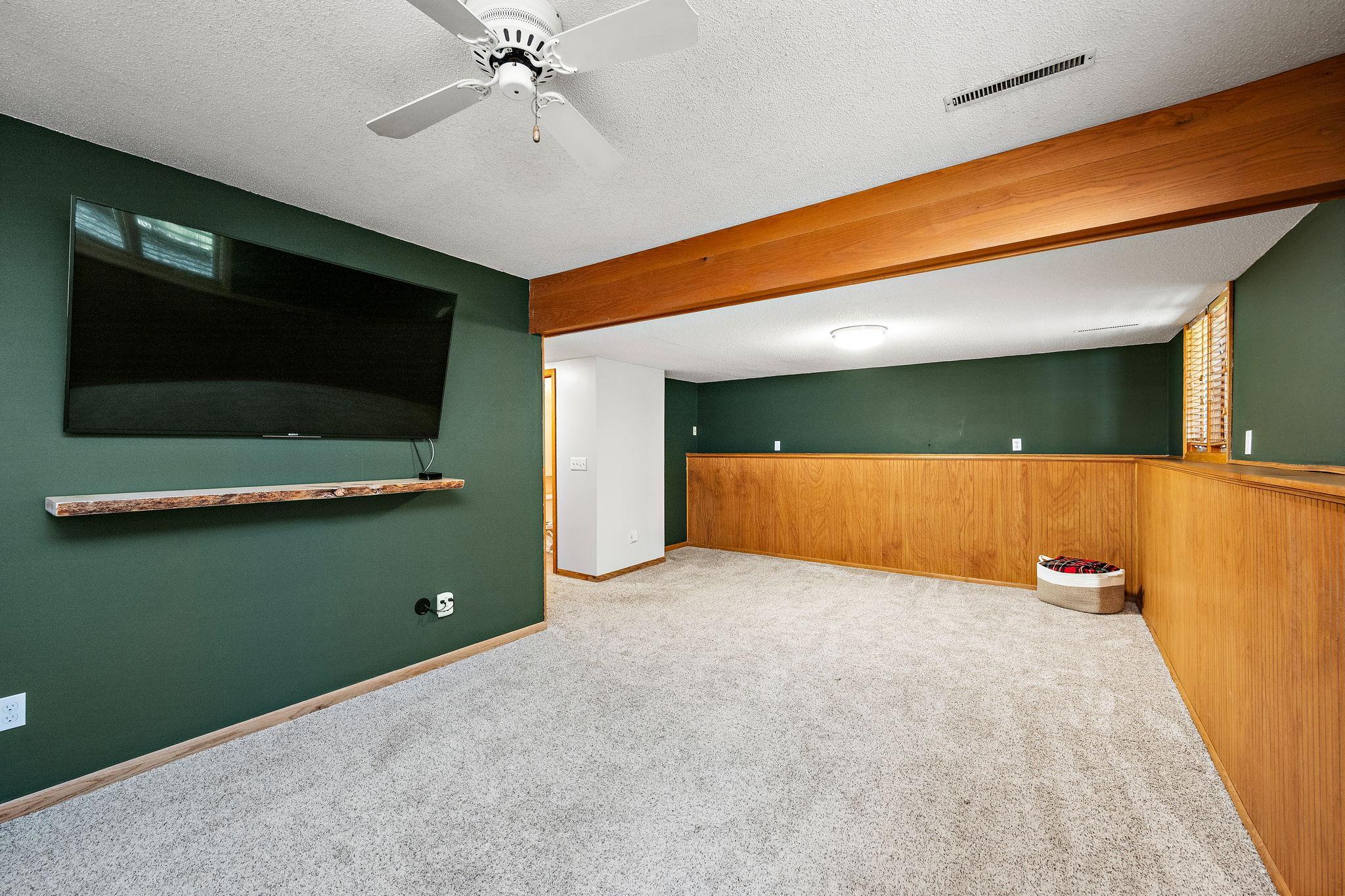 717 Dresden Drive Property Photo 15