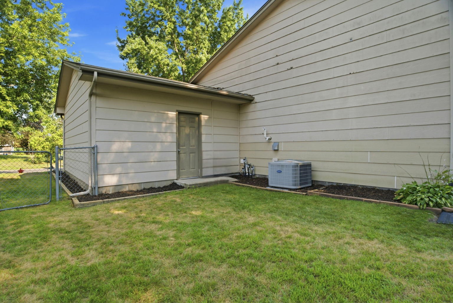 12801 Belle Aire Drive Property Photo 27