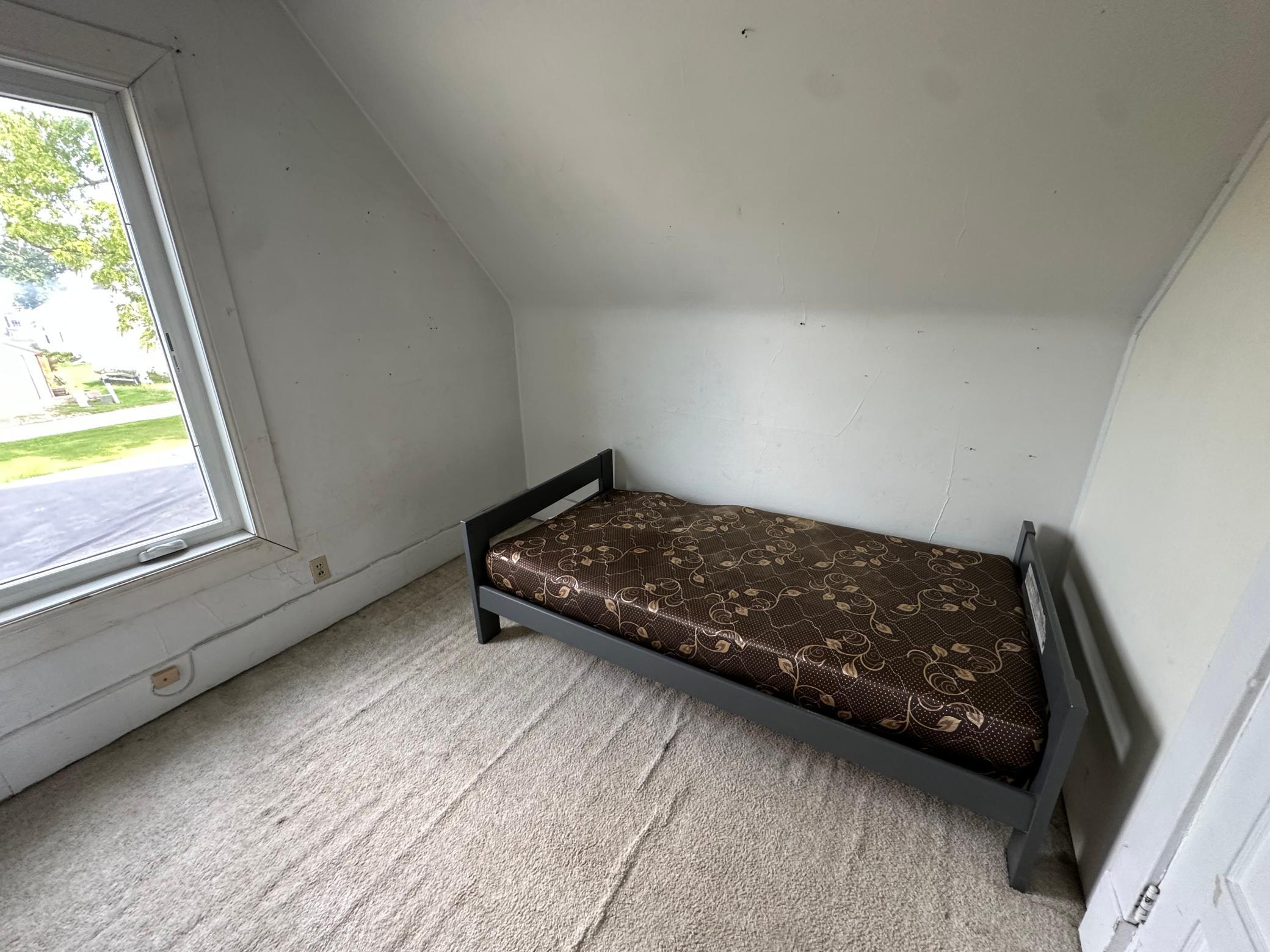 824 Labree Avenue N Property Photo 10
