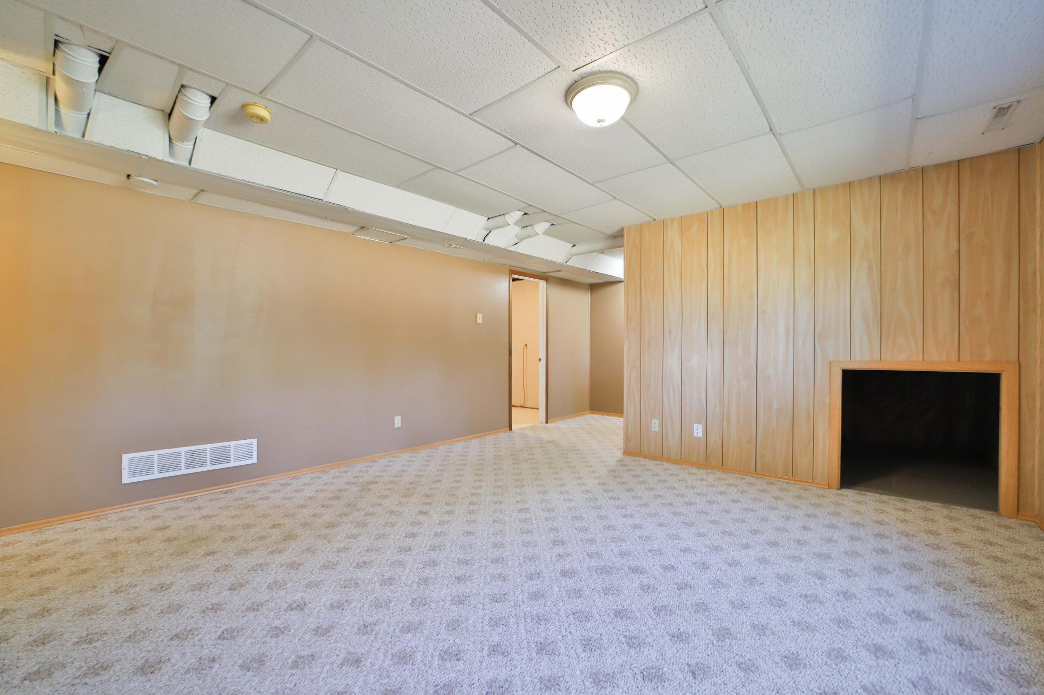 6205 Donald Street Property Photo 26