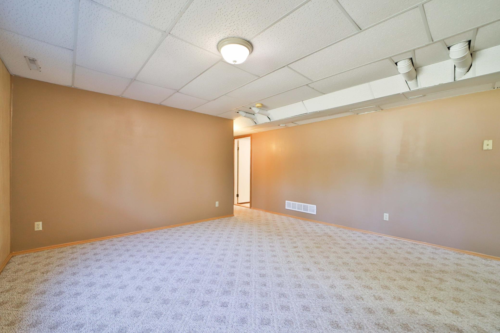 6205 Donald Street Property Photo 27