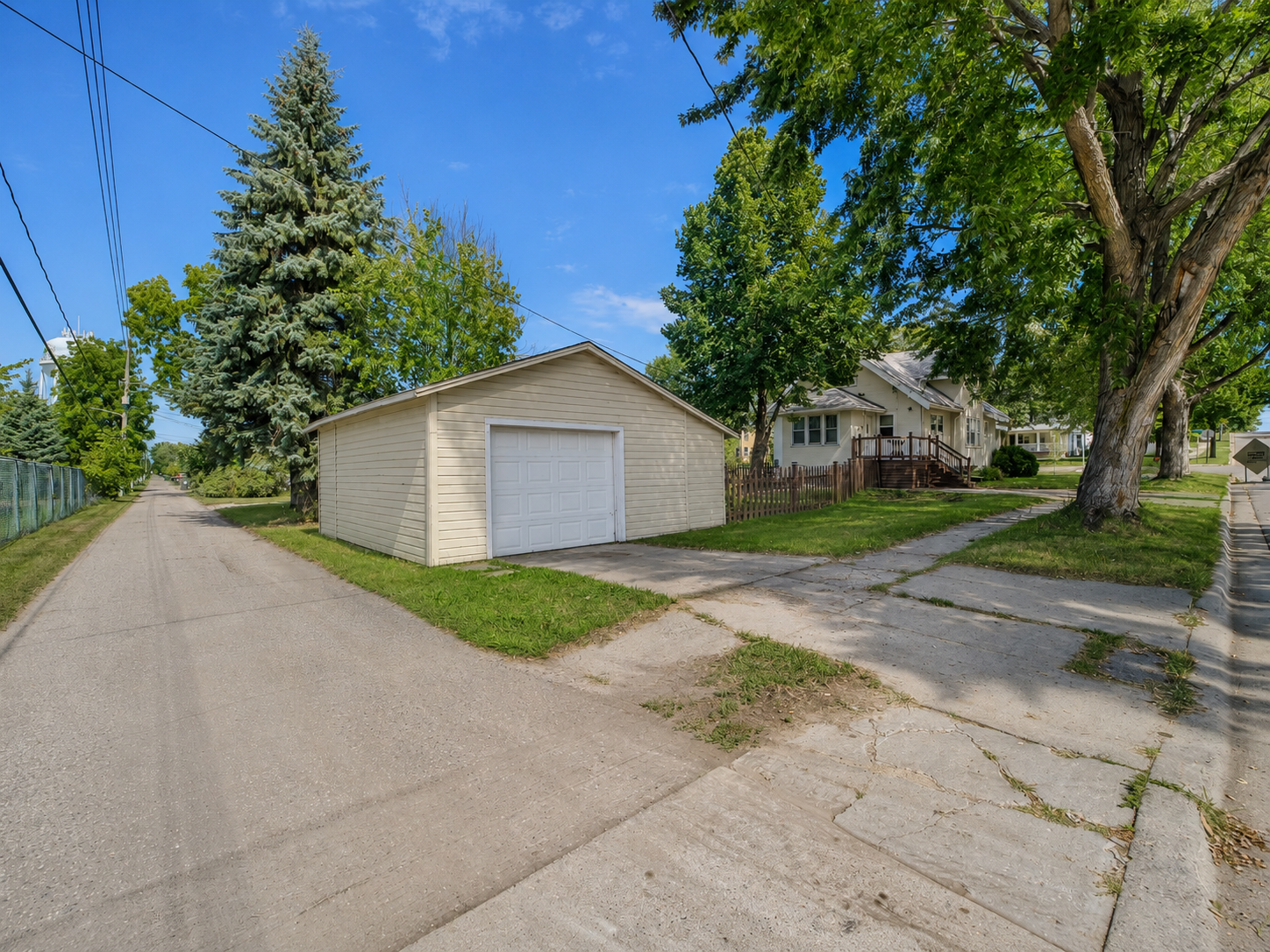 403 5th Street Ne Property Photo 2