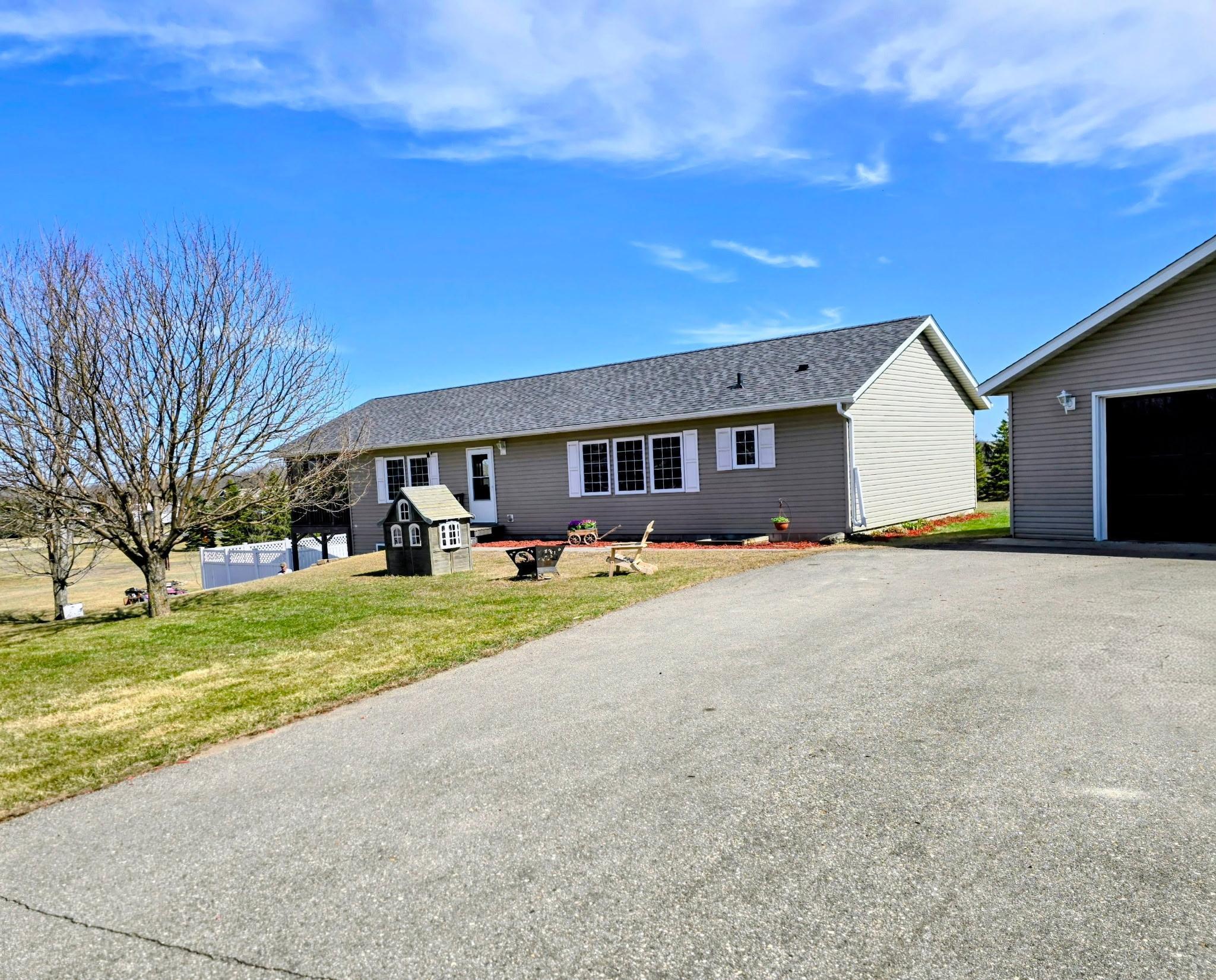 2257 Long Lake Road Property Photo 3