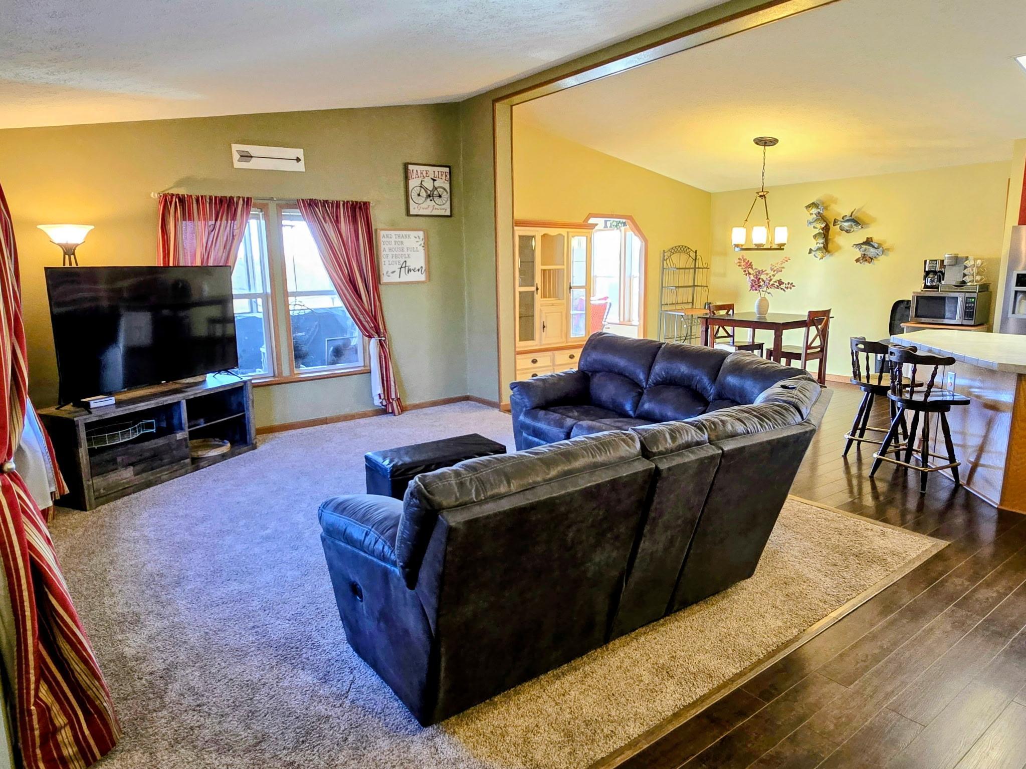 2257 Long Lake Road Property Photo 6