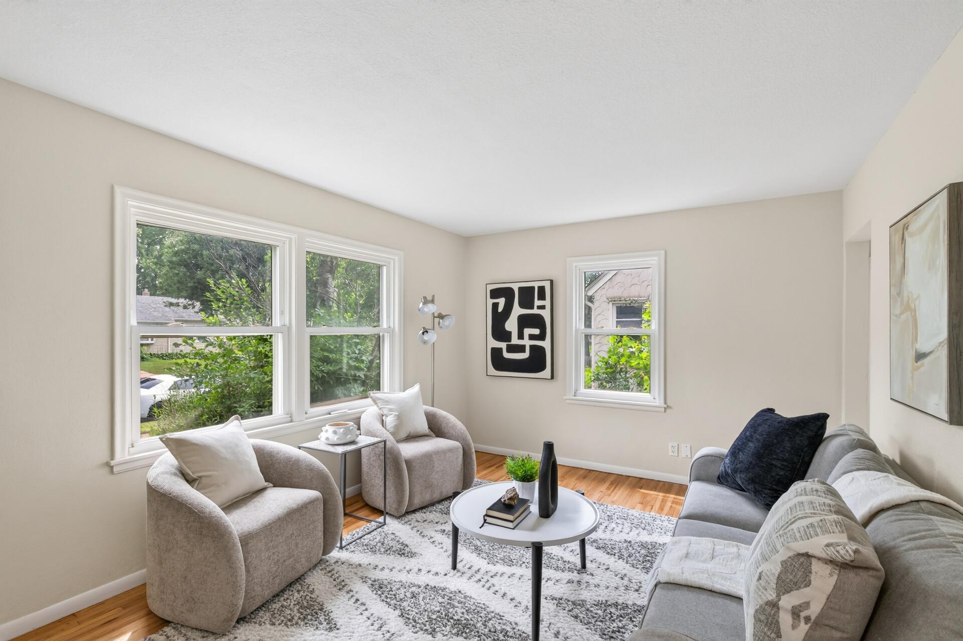 1859 Hoyt Avenue E Property Photo 1