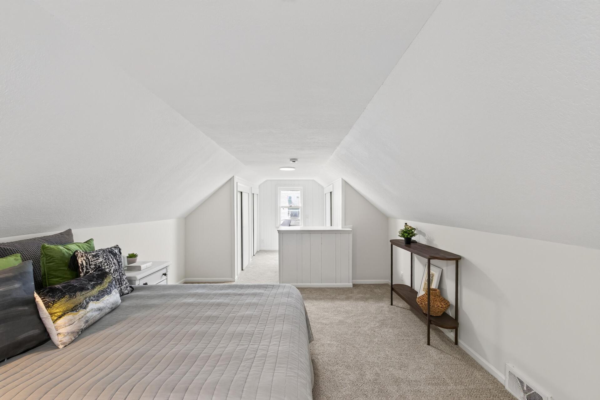 1859 Hoyt Avenue E Property Photo 13