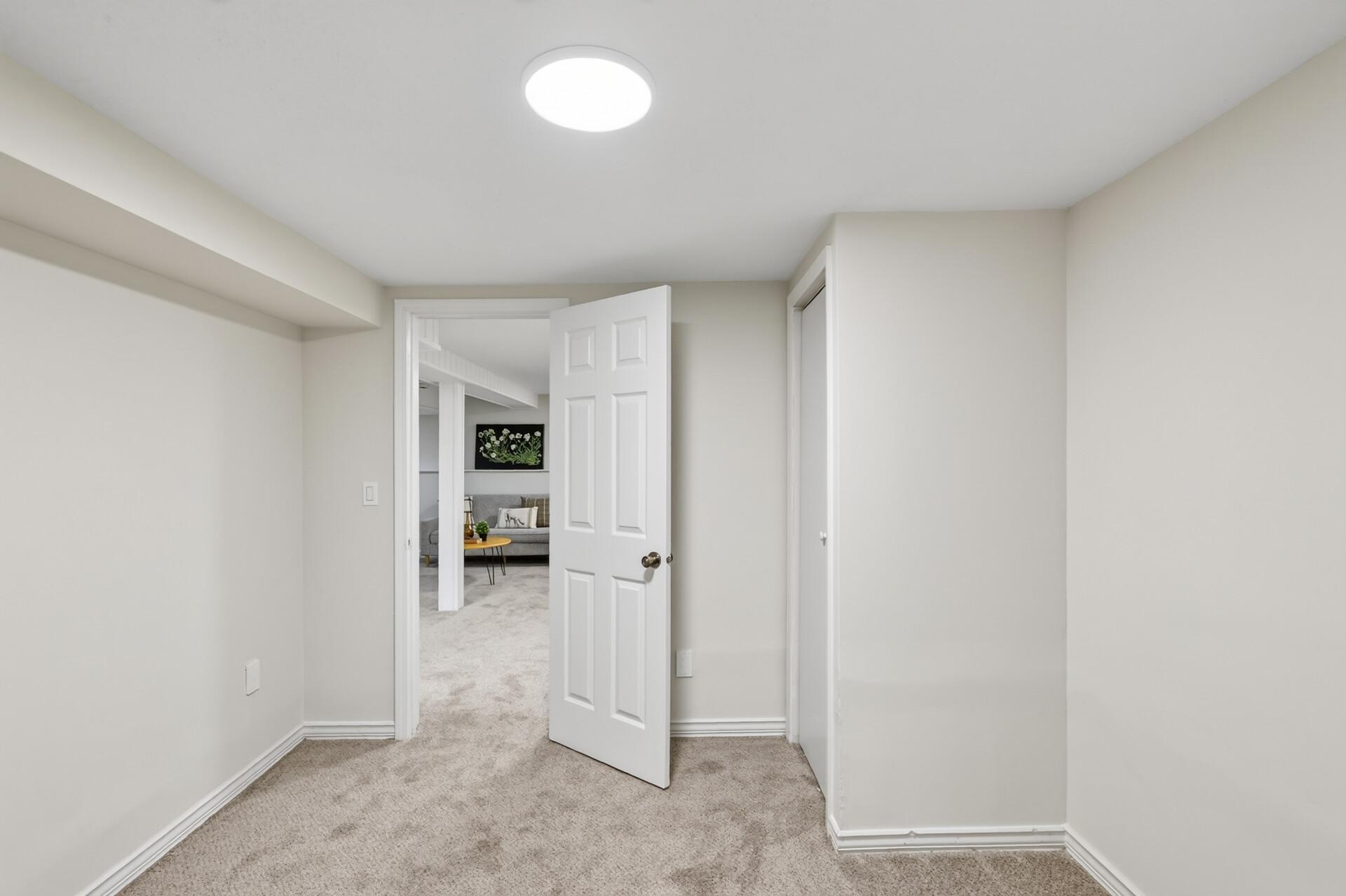 1859 Hoyt Avenue E Property Photo 17