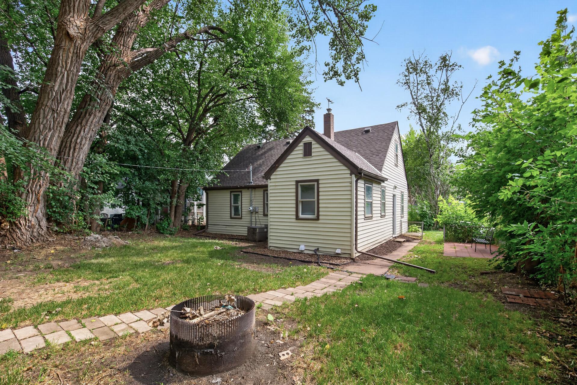 1859 Hoyt Avenue E Property Photo 22