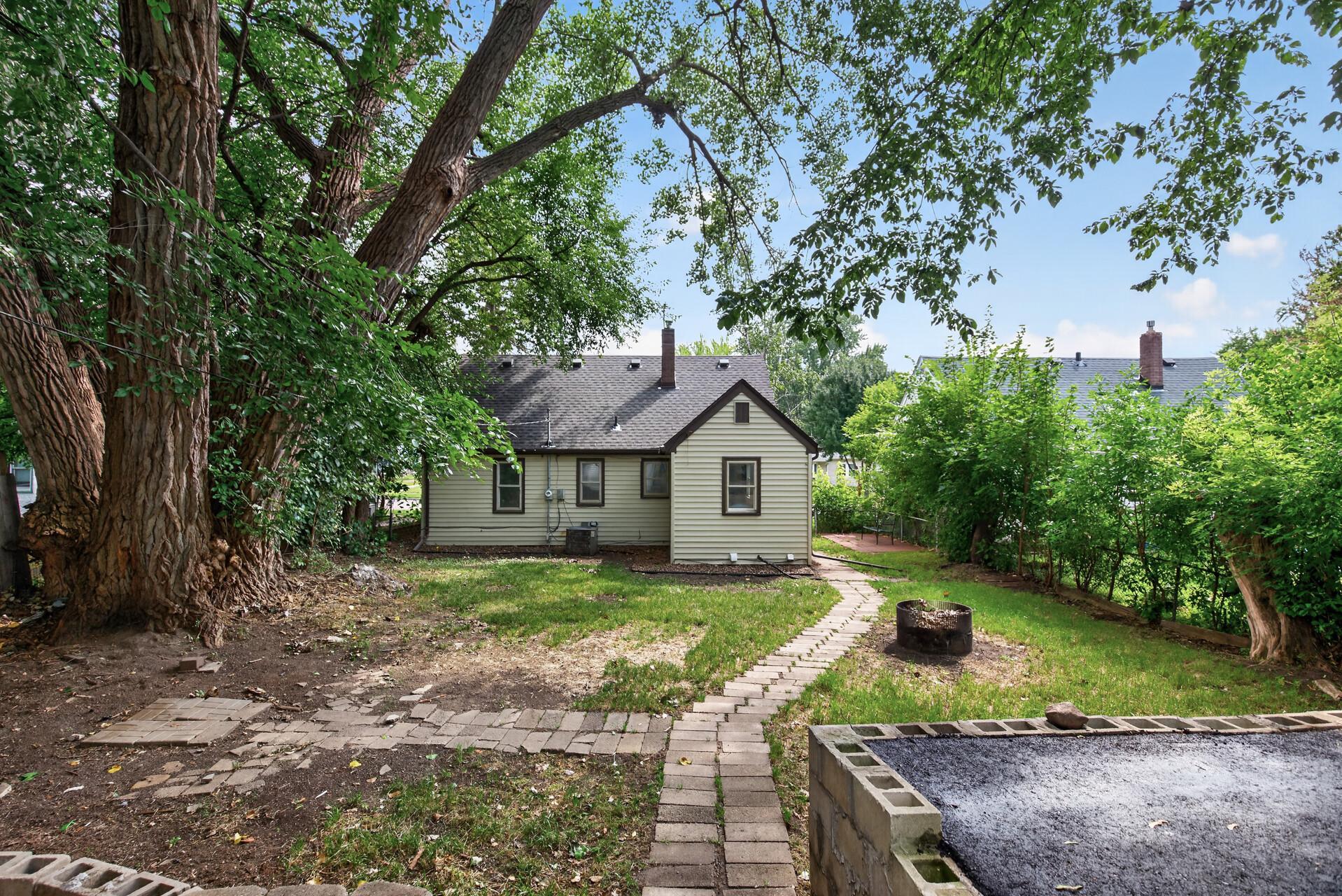 1859 Hoyt Avenue E Property Photo 23