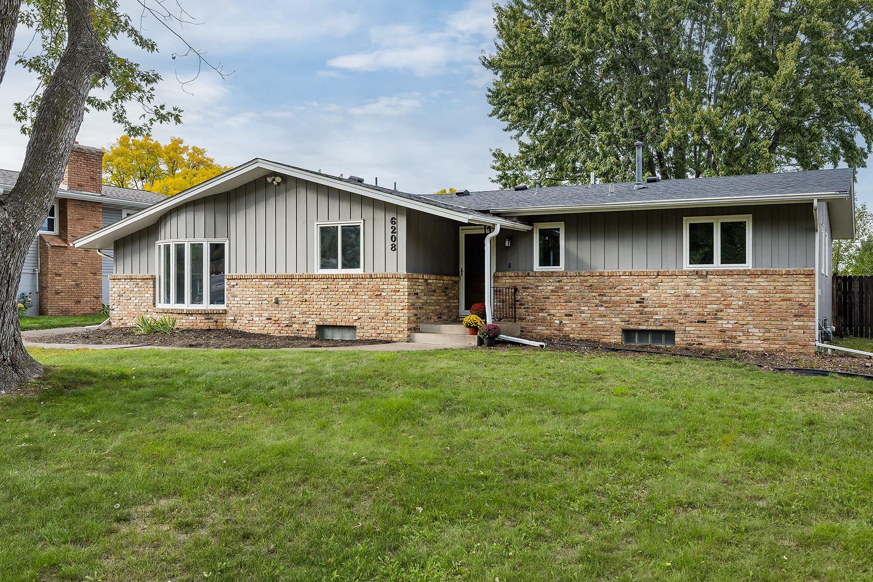 6208 81st Avenue N Property Photo 1