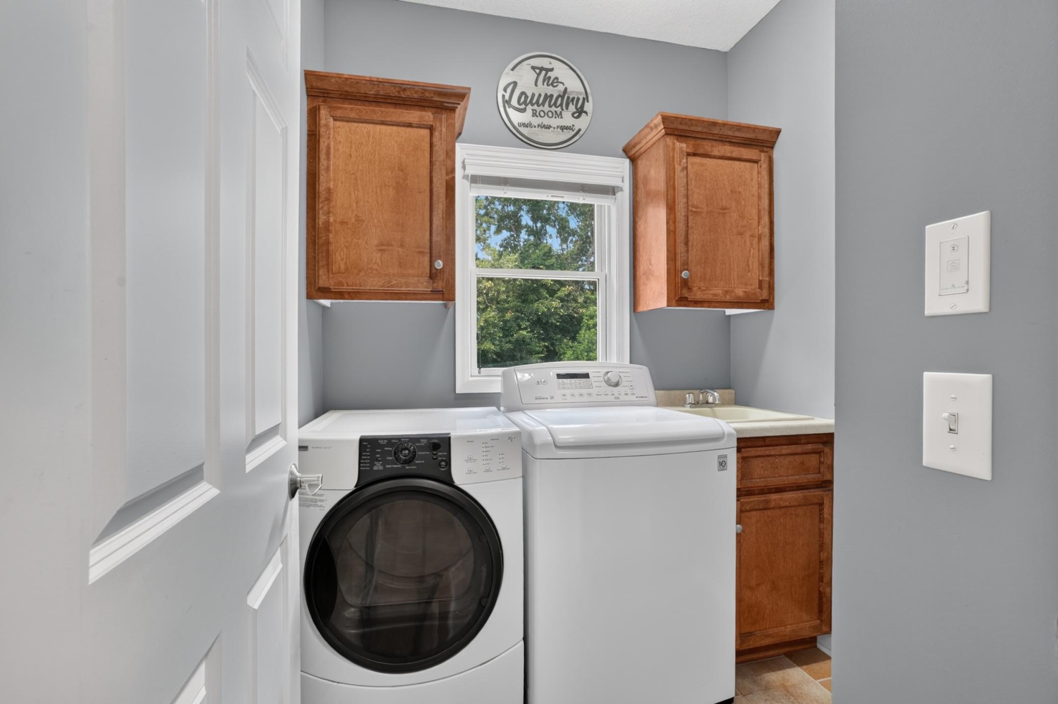 1381 Knight Lane Property Photo 12