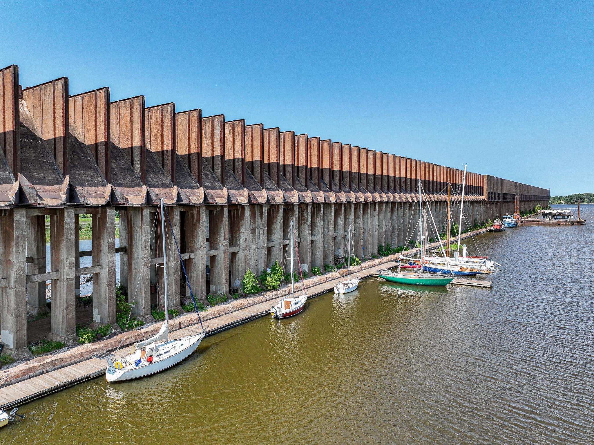 92 30th Avenue E Property Photo 8