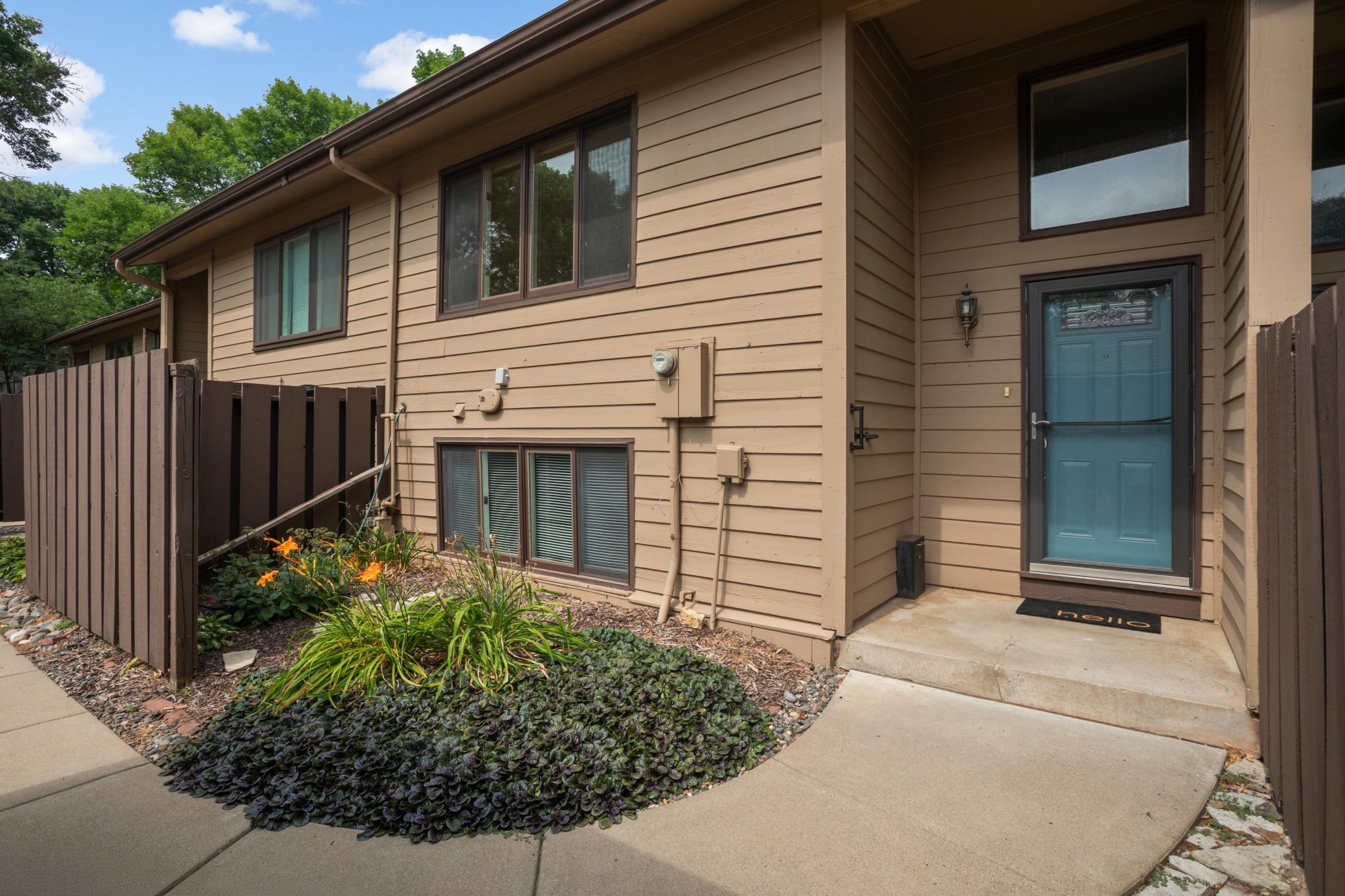 219 W Eagle Lake Drive Property Photo 1