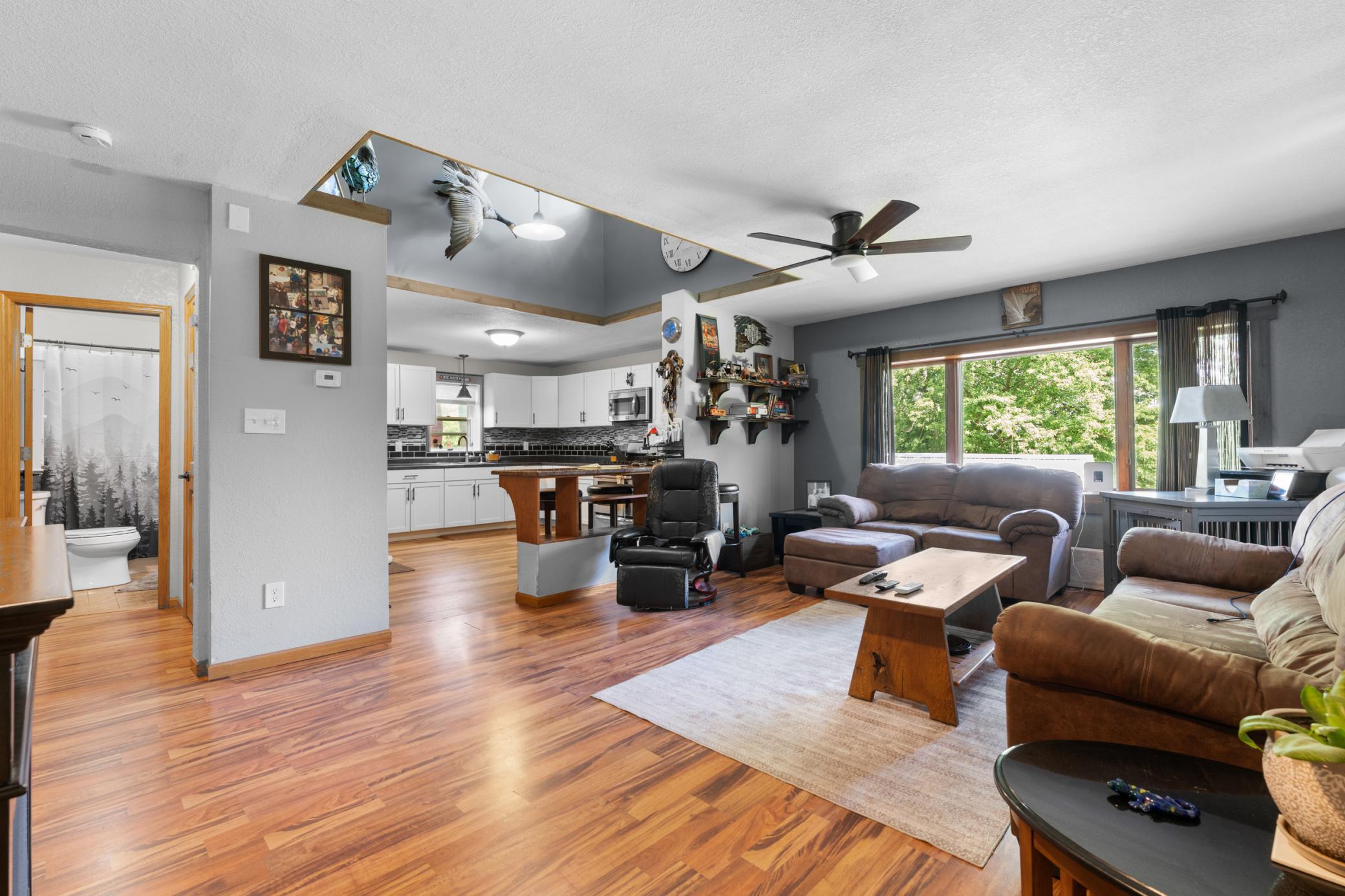 10 9th Avenue Nw Property Photo 3